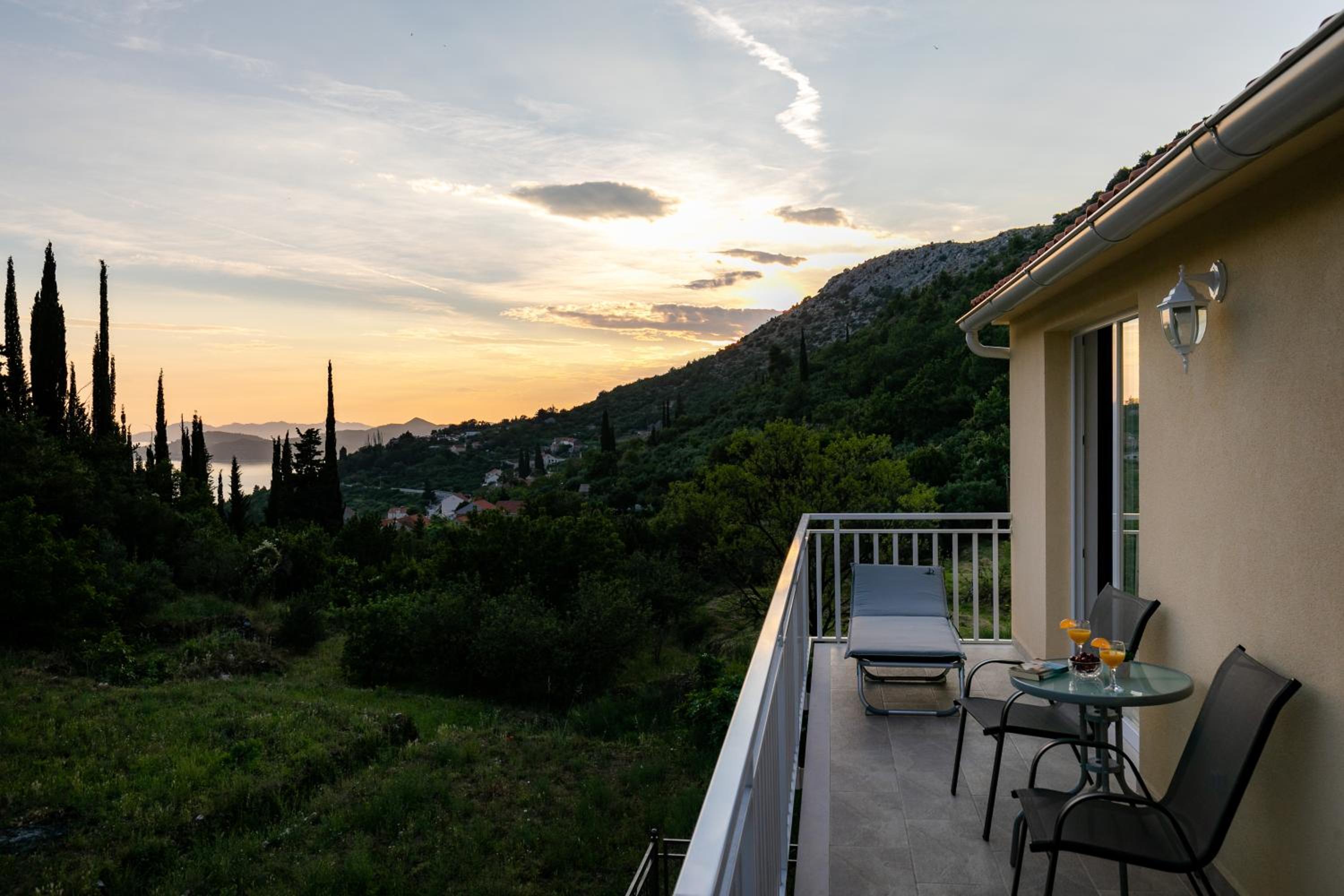  One-Bedroom Apartment with Terrace - Photo 10