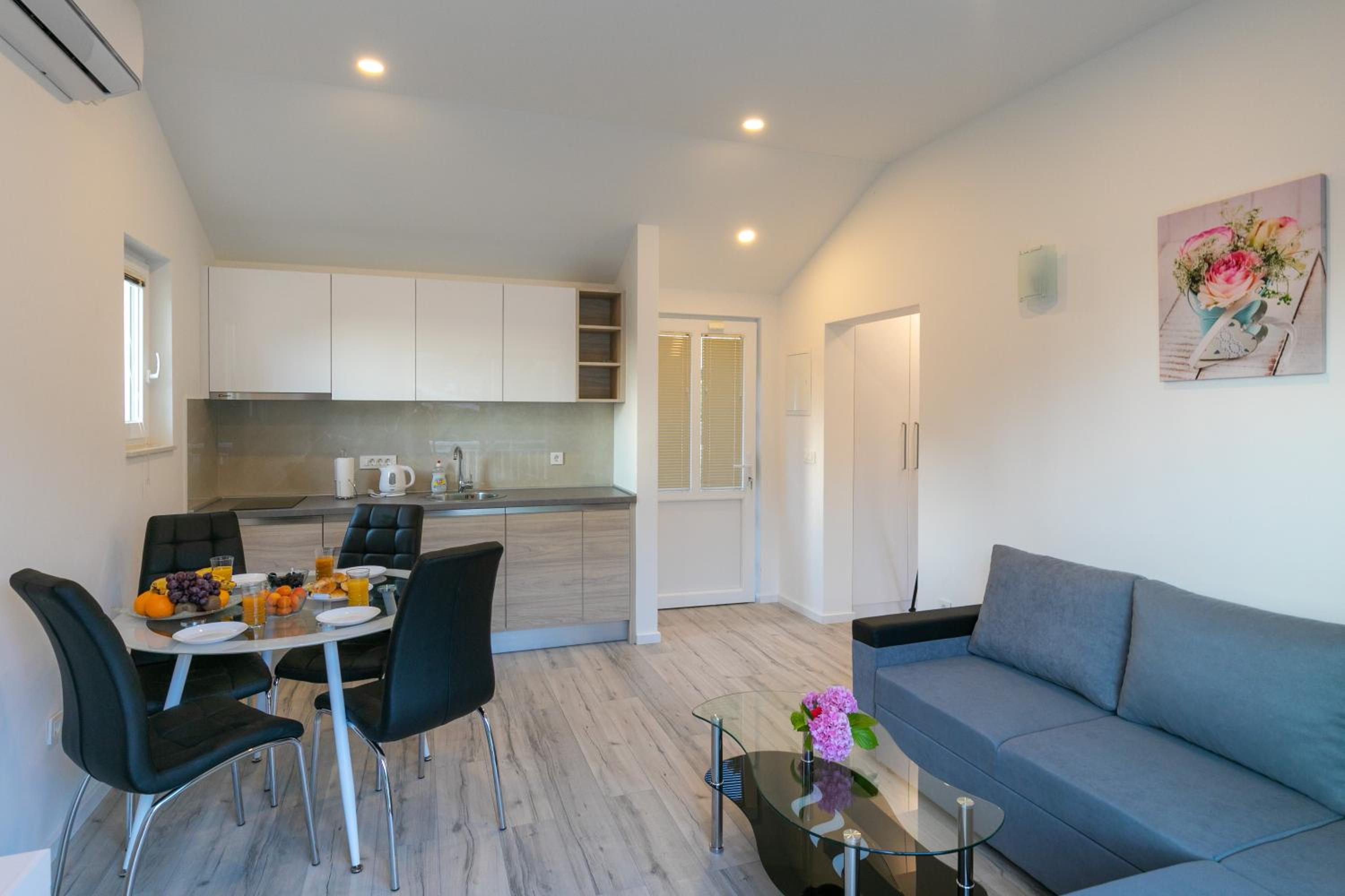  One-Bedroom Apartment with Terrace - Photo 1