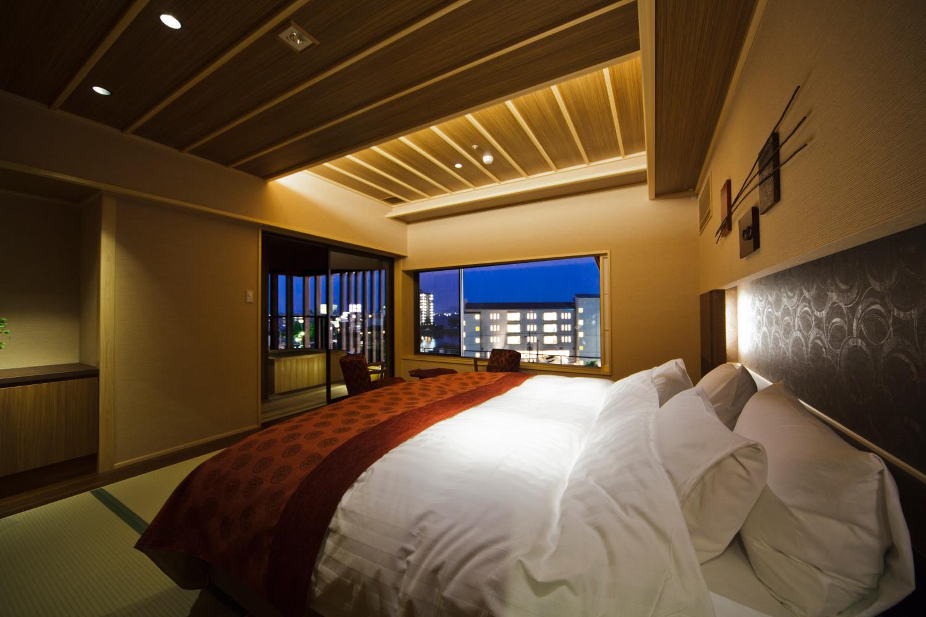 Deluxe Double Room with Open-Air Bath Only children 7 and up are allowed photo 2