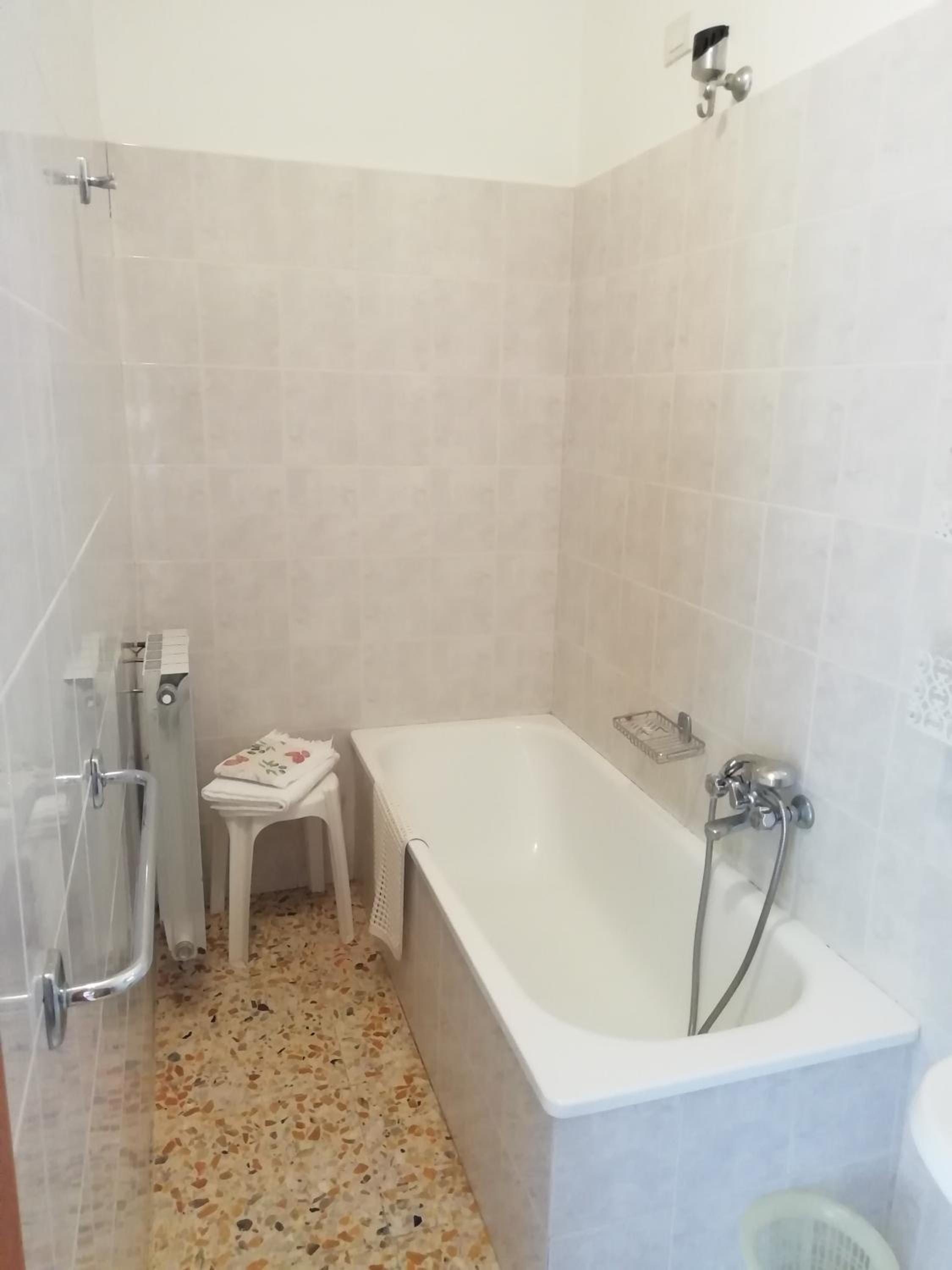Single Room with Private Bathroom photo 3