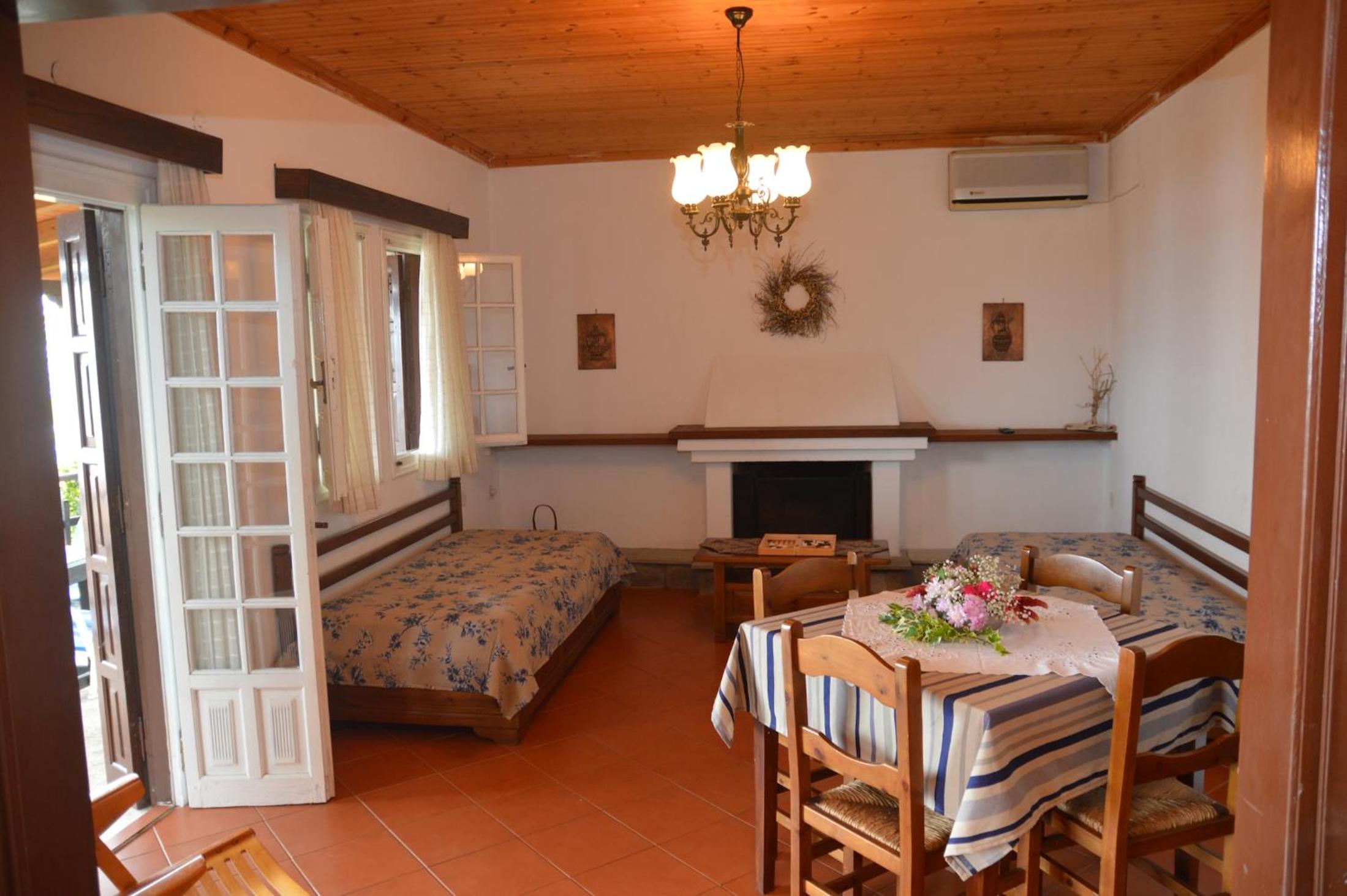 One-Bedroom House photo 1