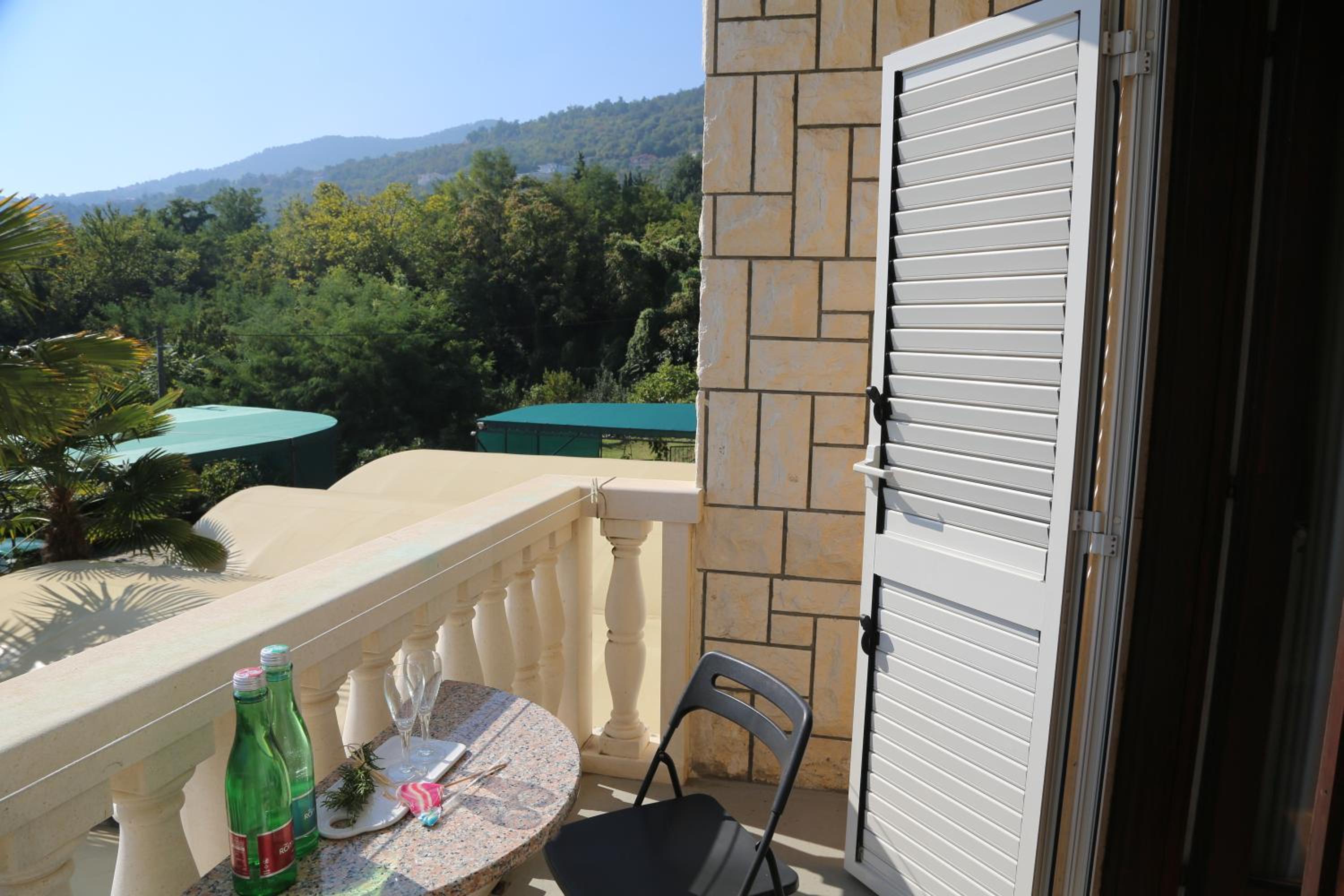 Deluxe Double Room with Balcony and Sea View photo 3