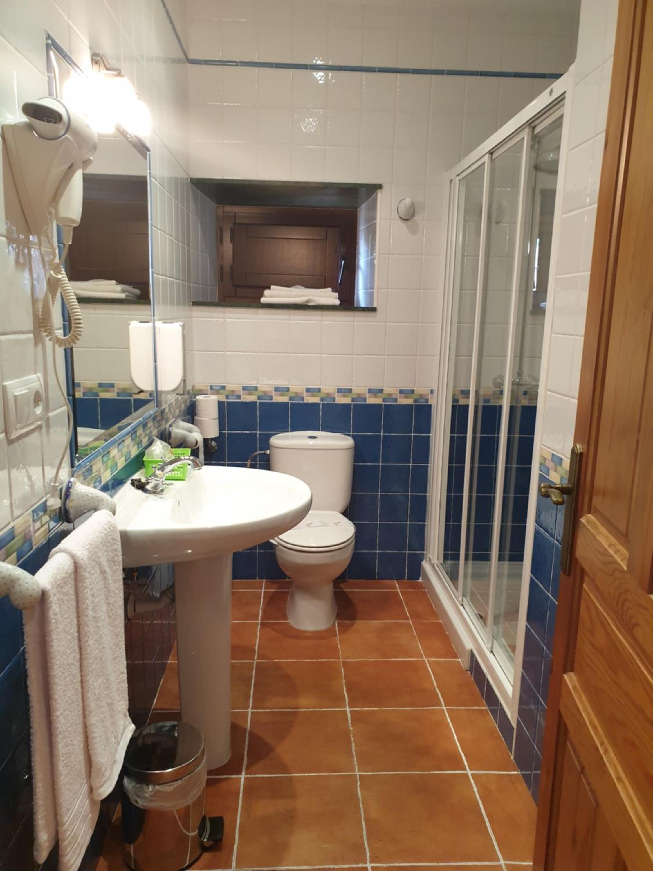 Large Double Room - Photo 2