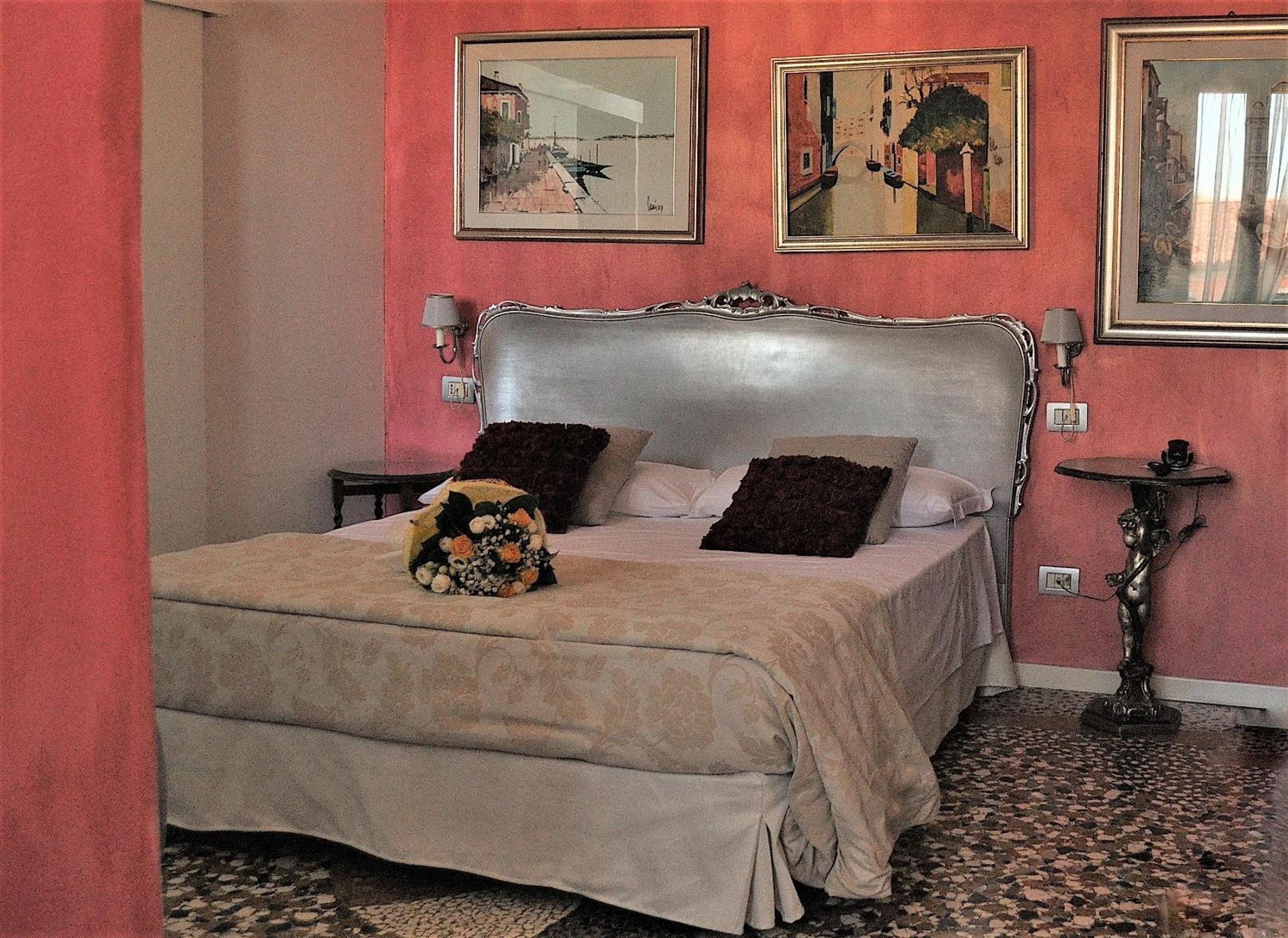 Classic Double or Twin Room - Photo 14