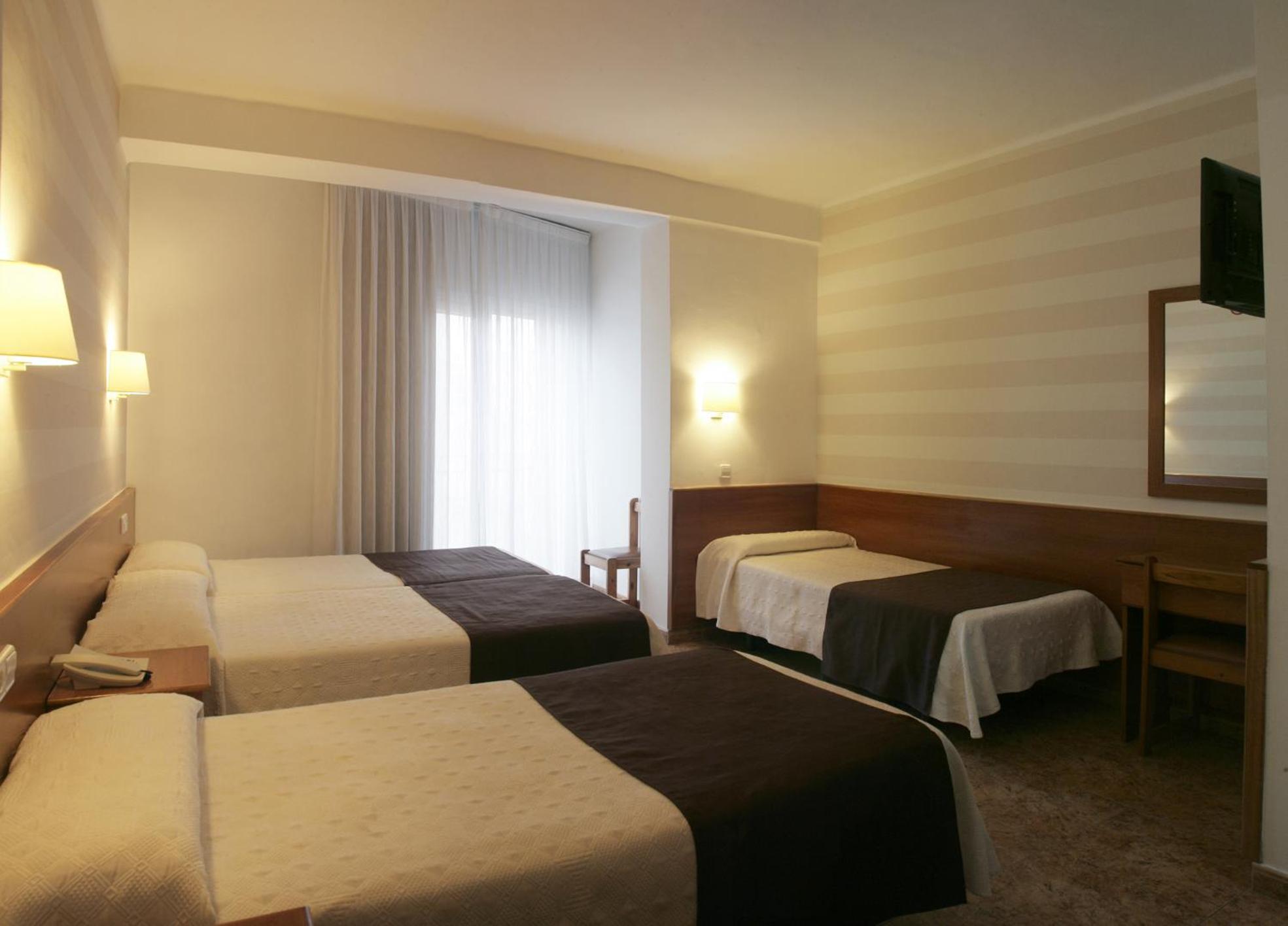 Standard Quadruple Room photo 2