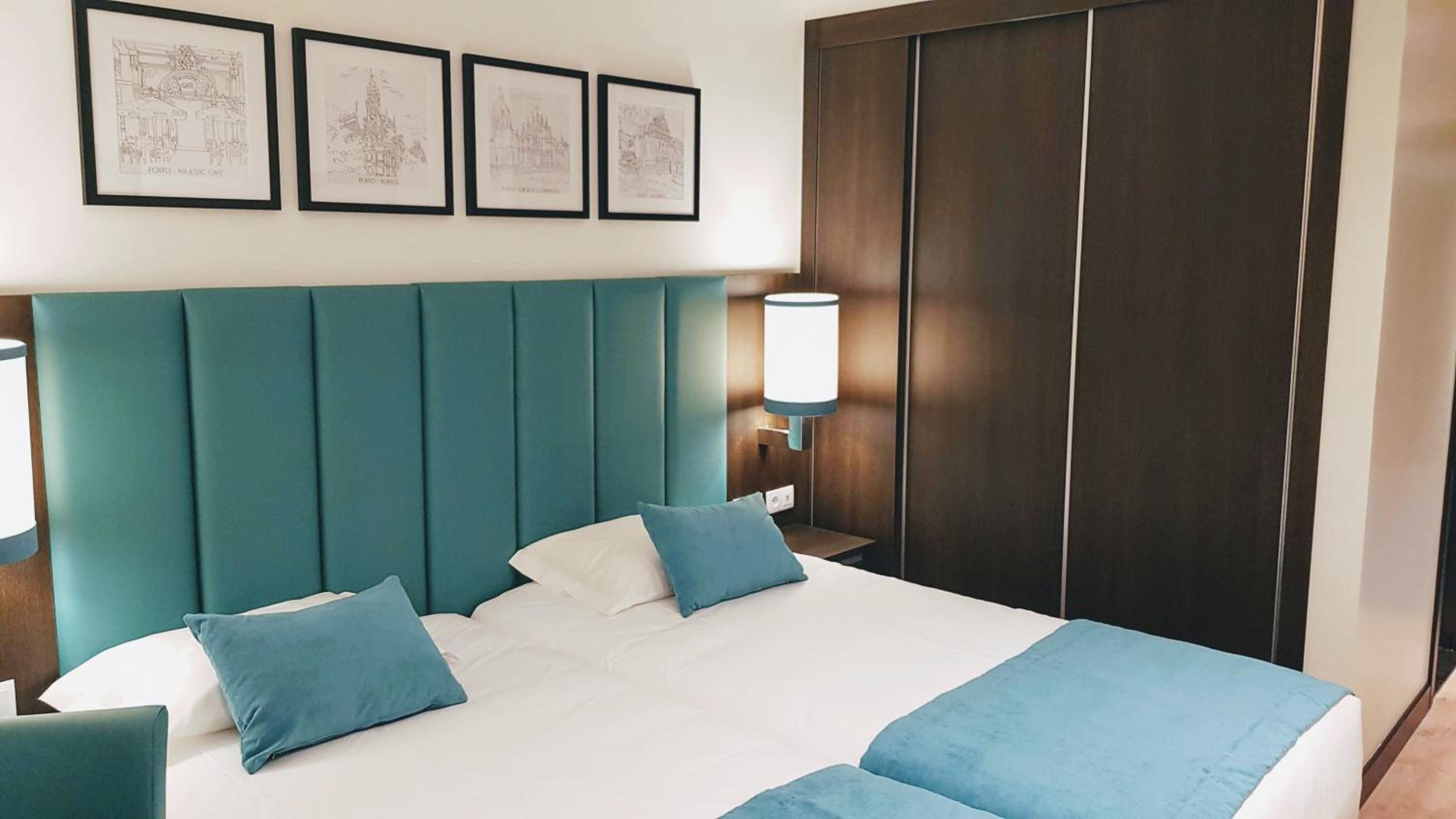 Superior Twin Room - Photo 4