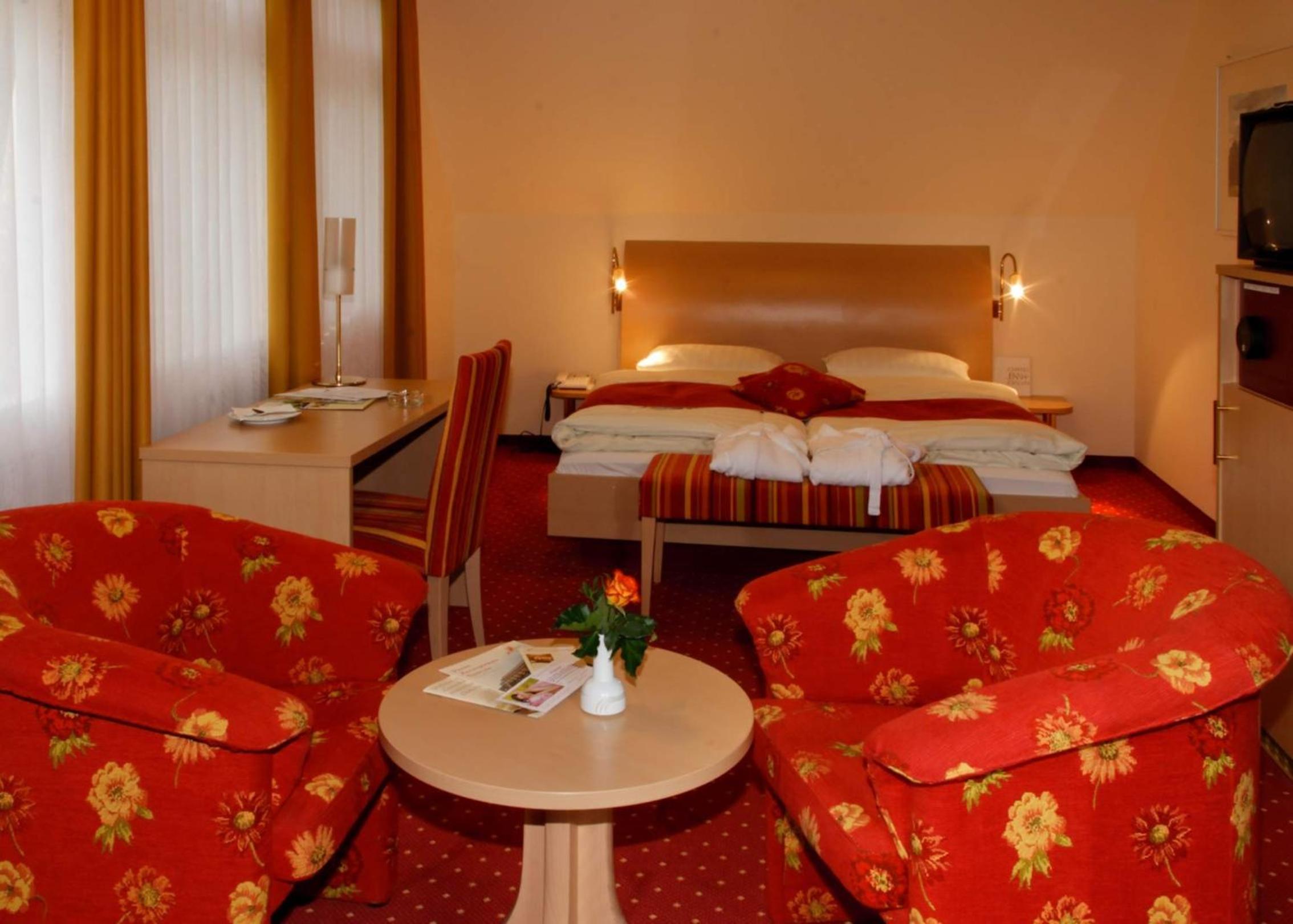 Standard Double Room - Photo 2