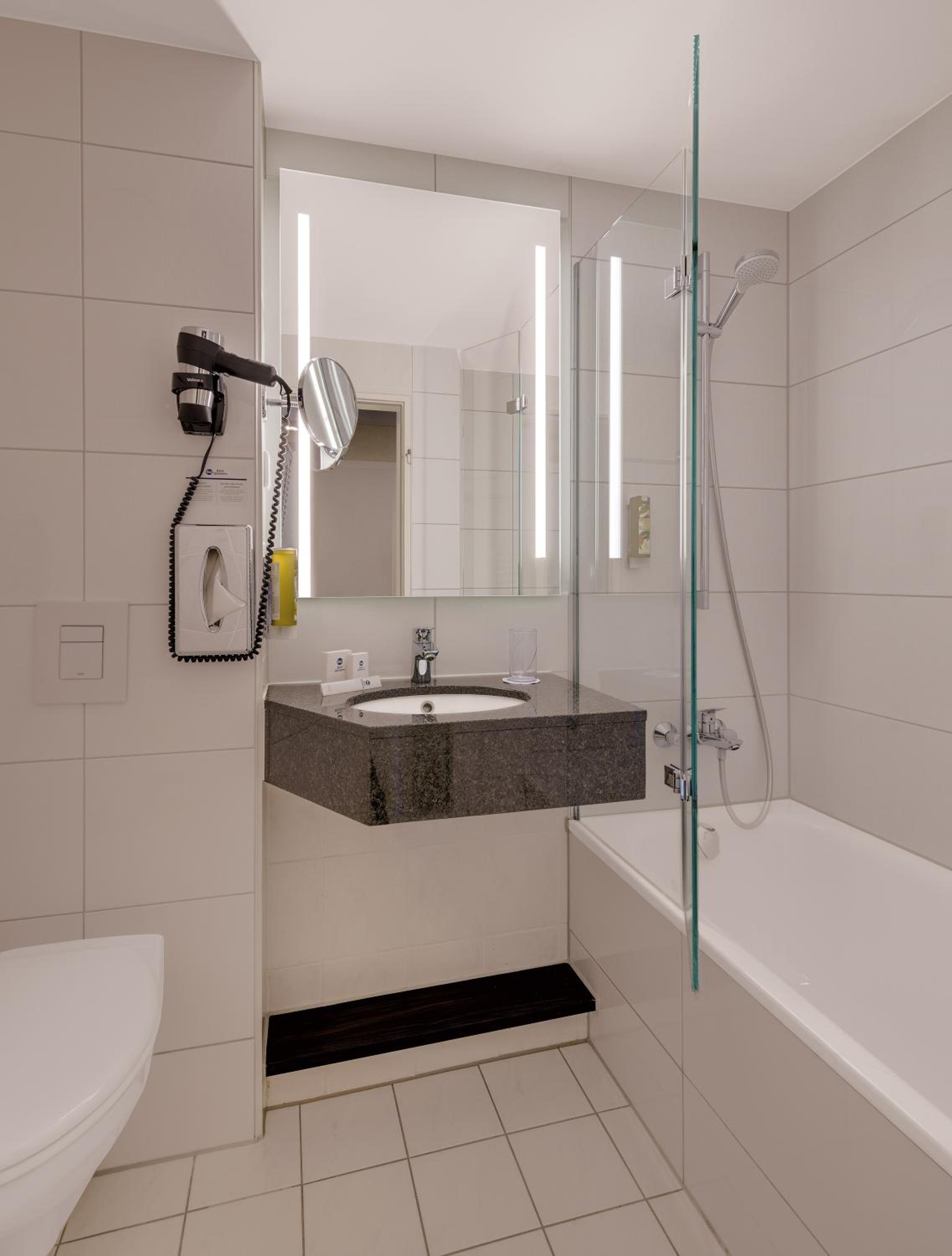 Standard Twin Room - Photo 5