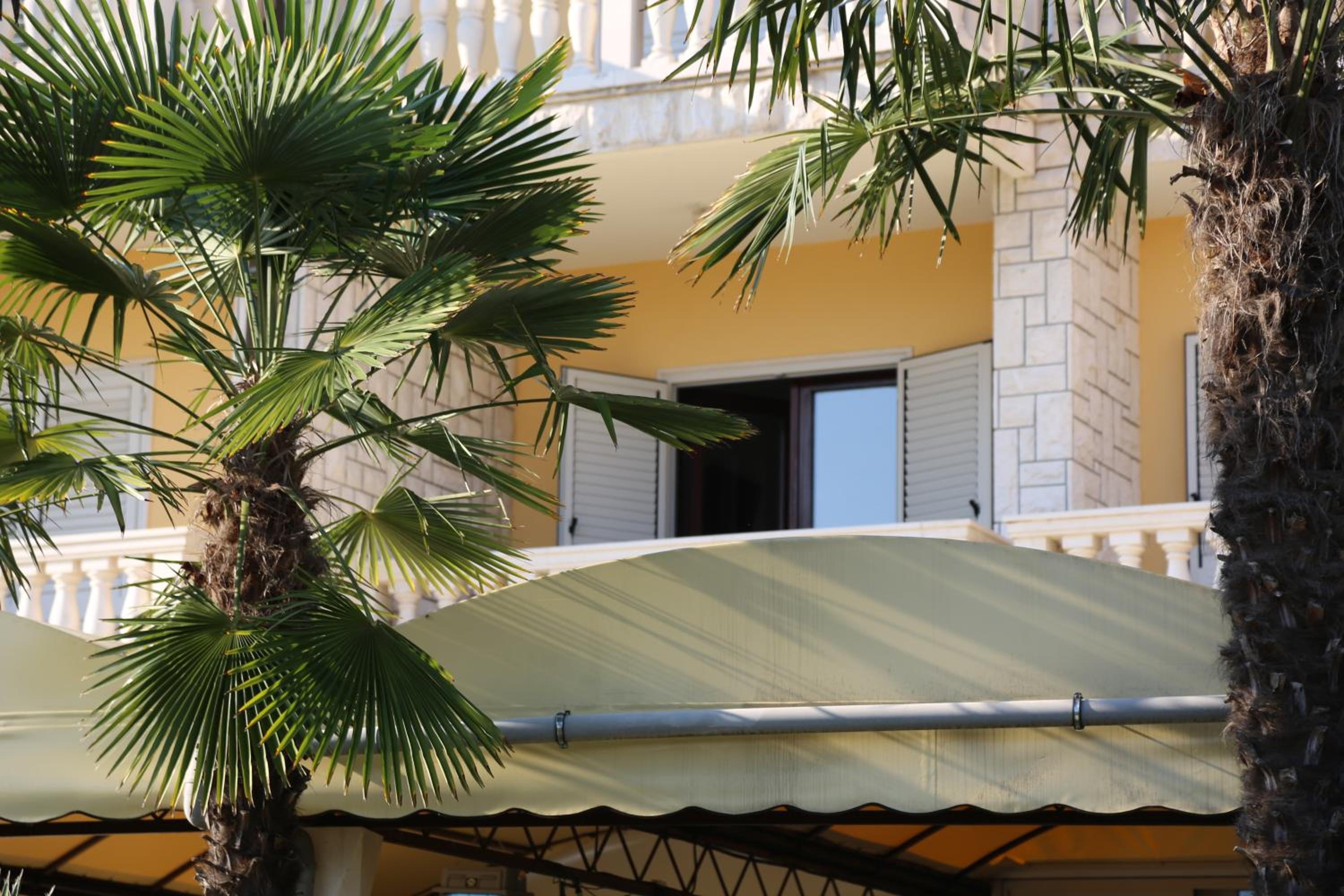 Deluxe Double Room with Balcony and Sea View photo 2