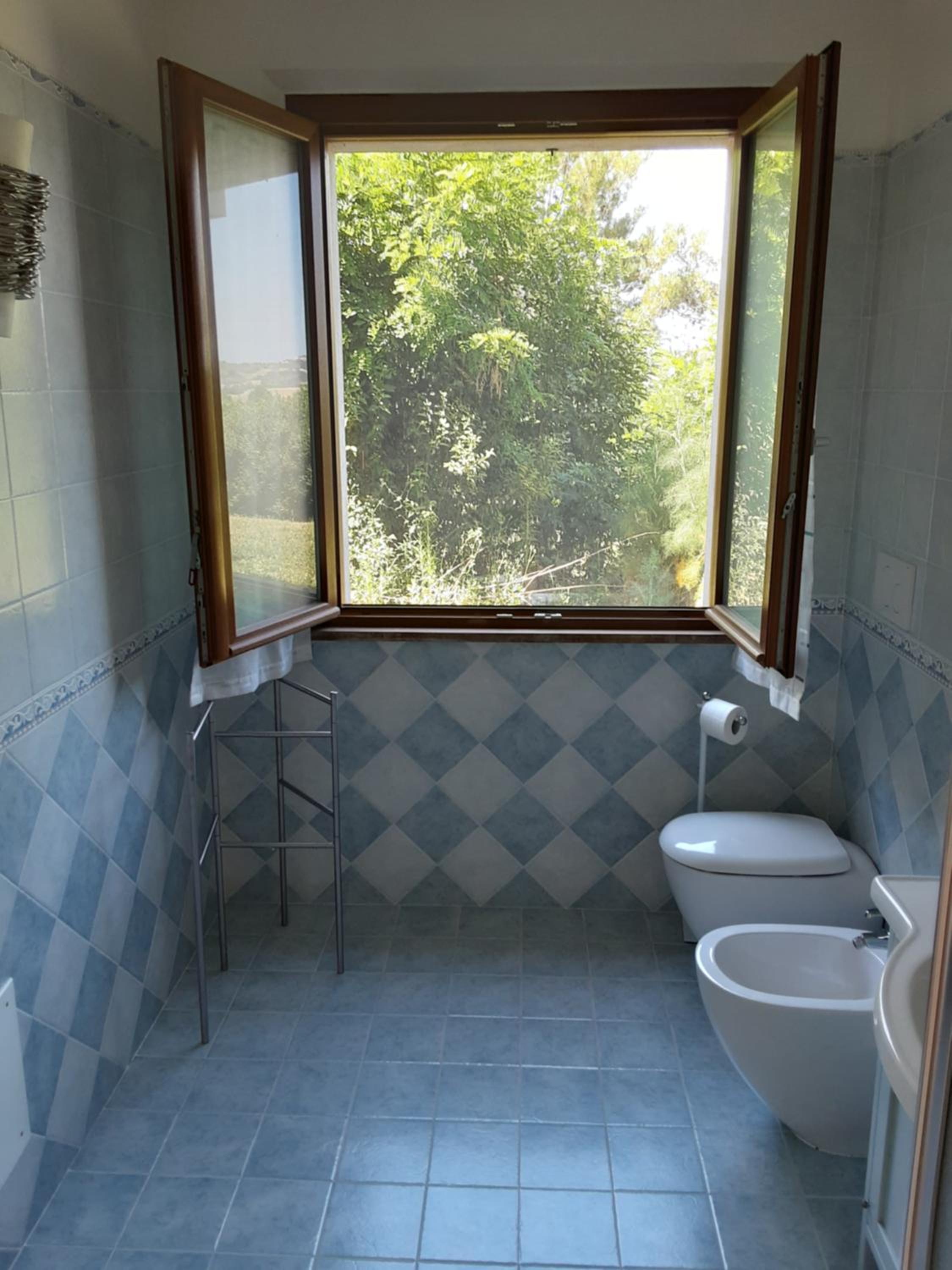 Deluxe Triple Room - Photo 9