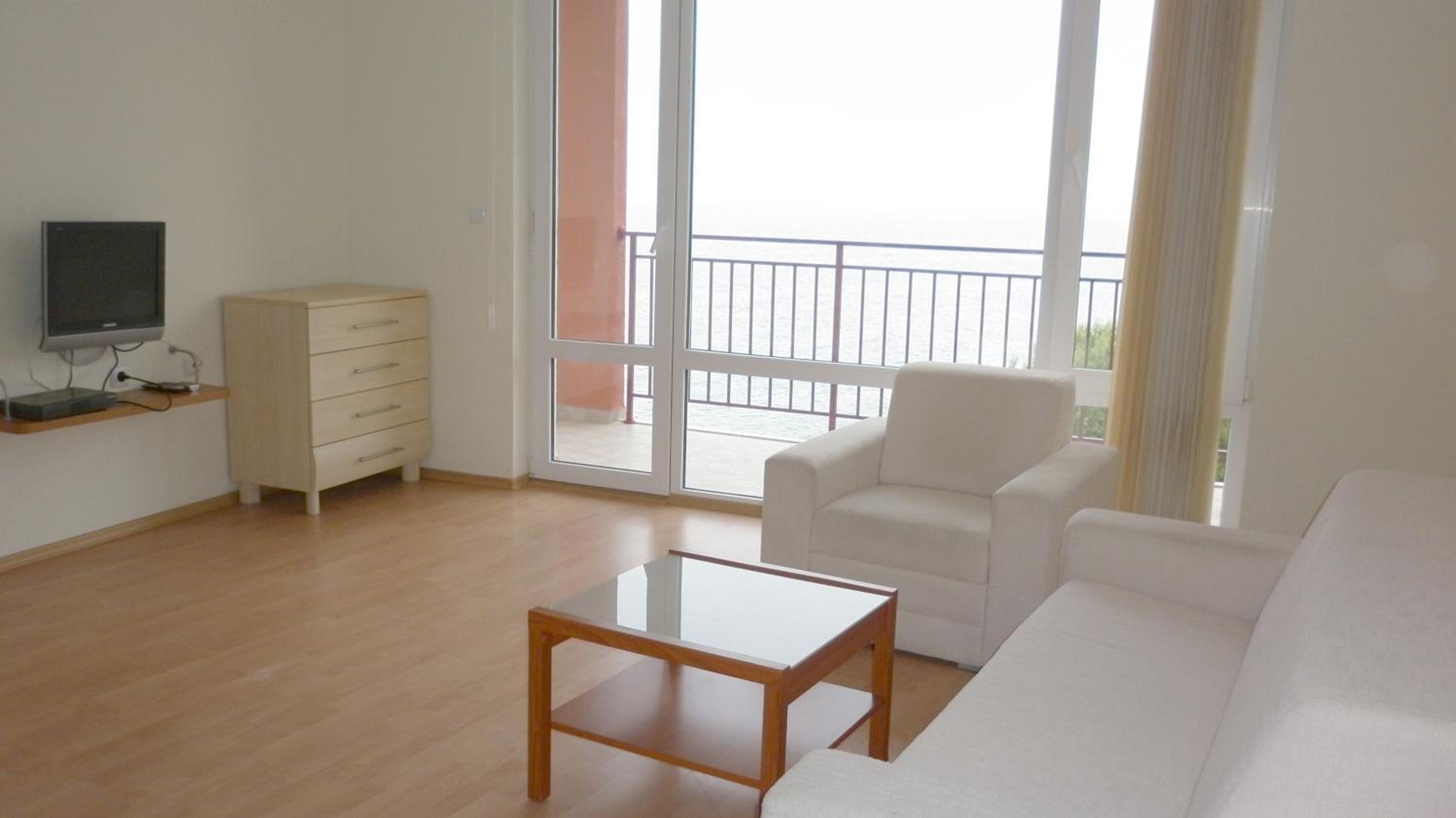 One-Bedroom Apartment with Sea View (2 Adults + 2 Children) photo 1