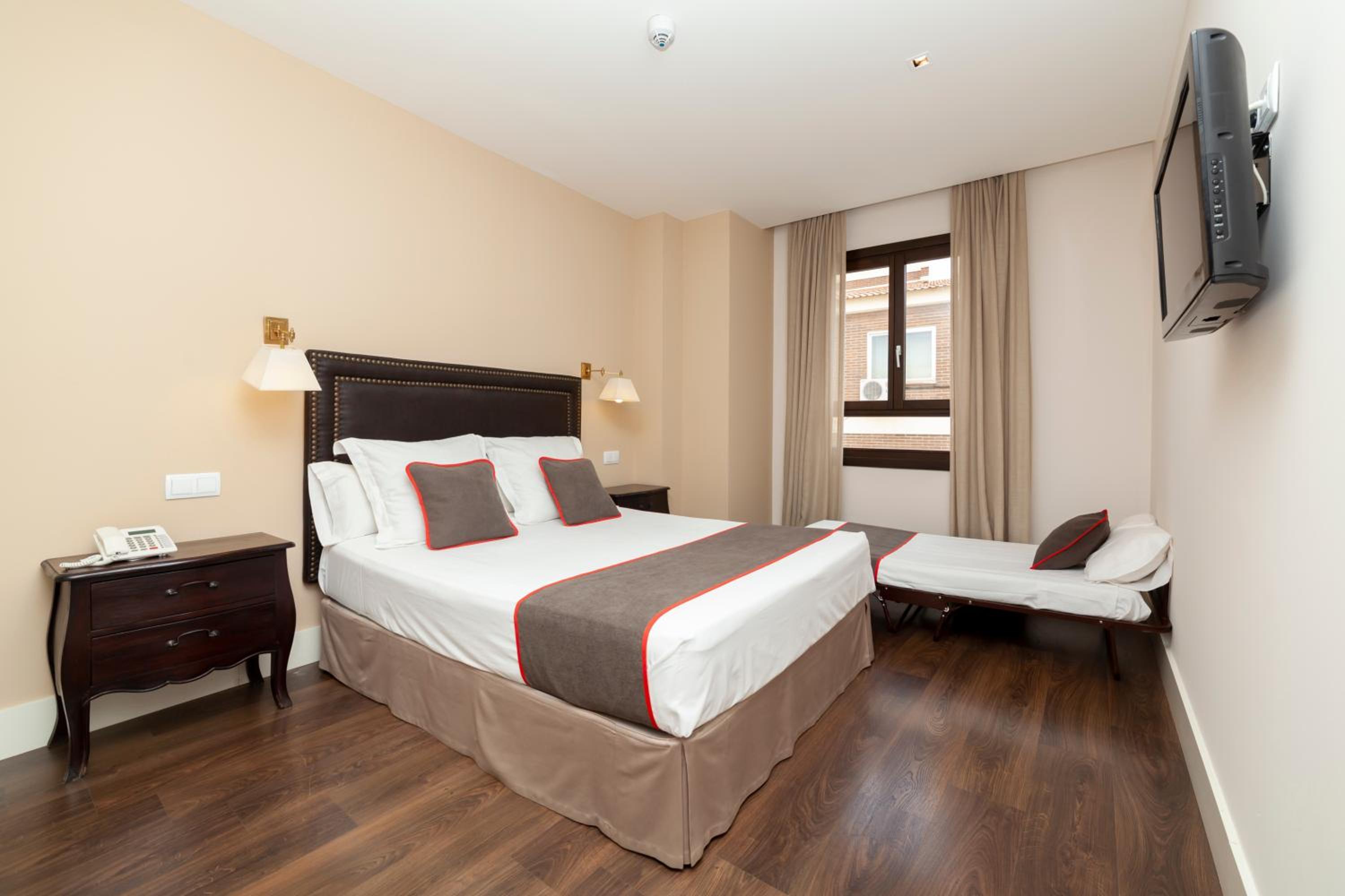 Double Room - Photo 1