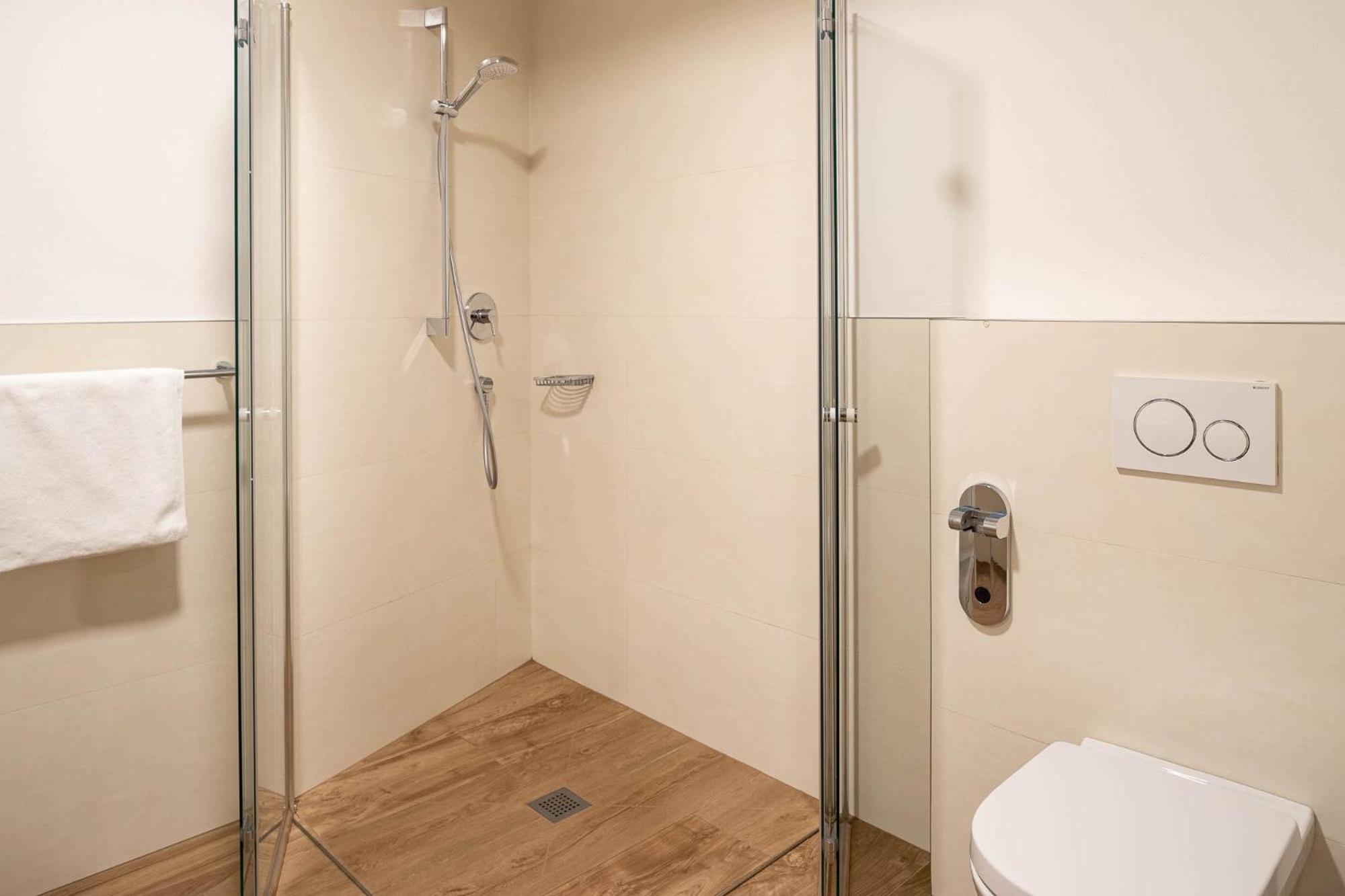 One-Bedroom Apartment (4 Adults) photo 2