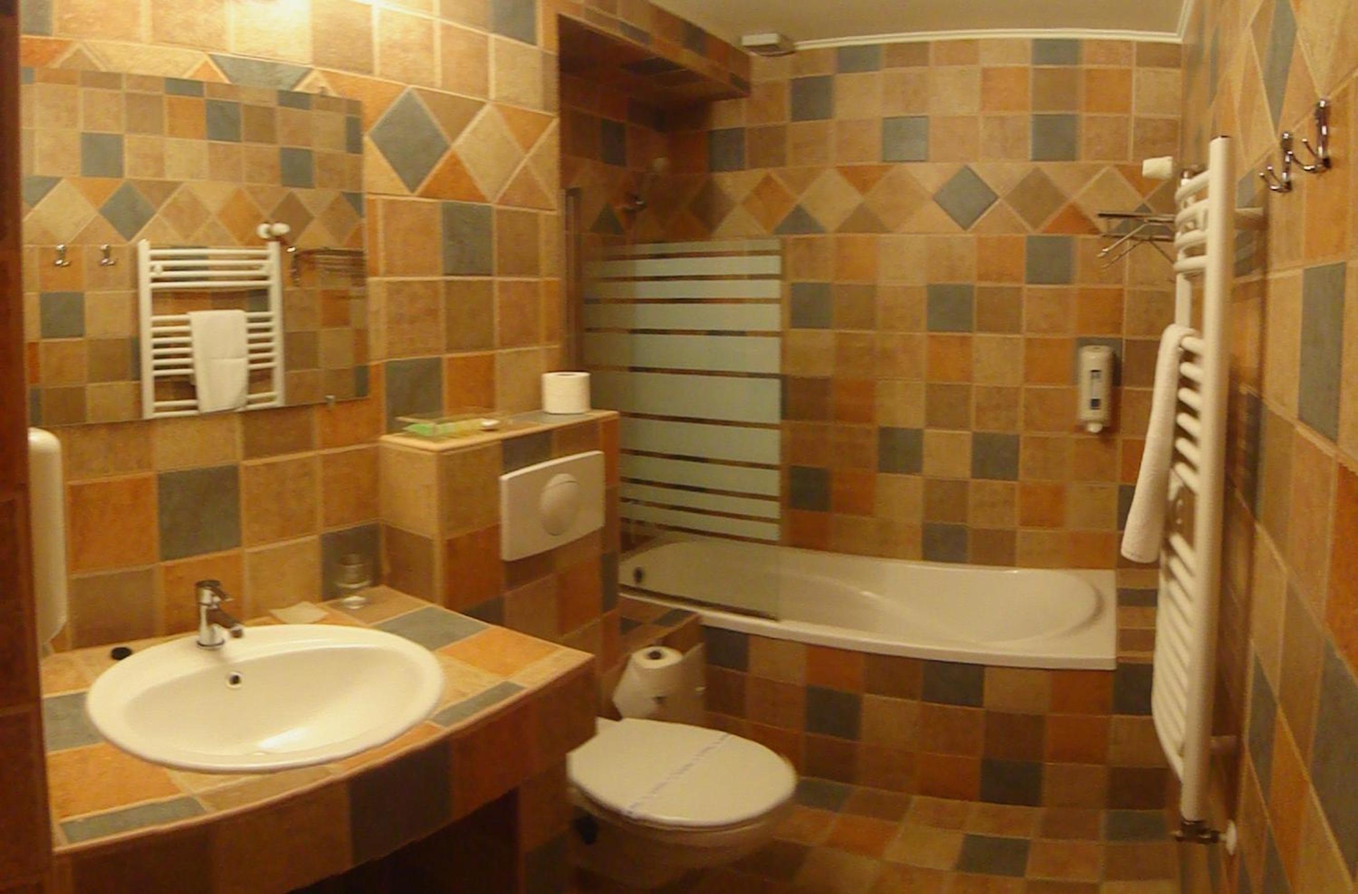 Standard Double Room - Photo 2