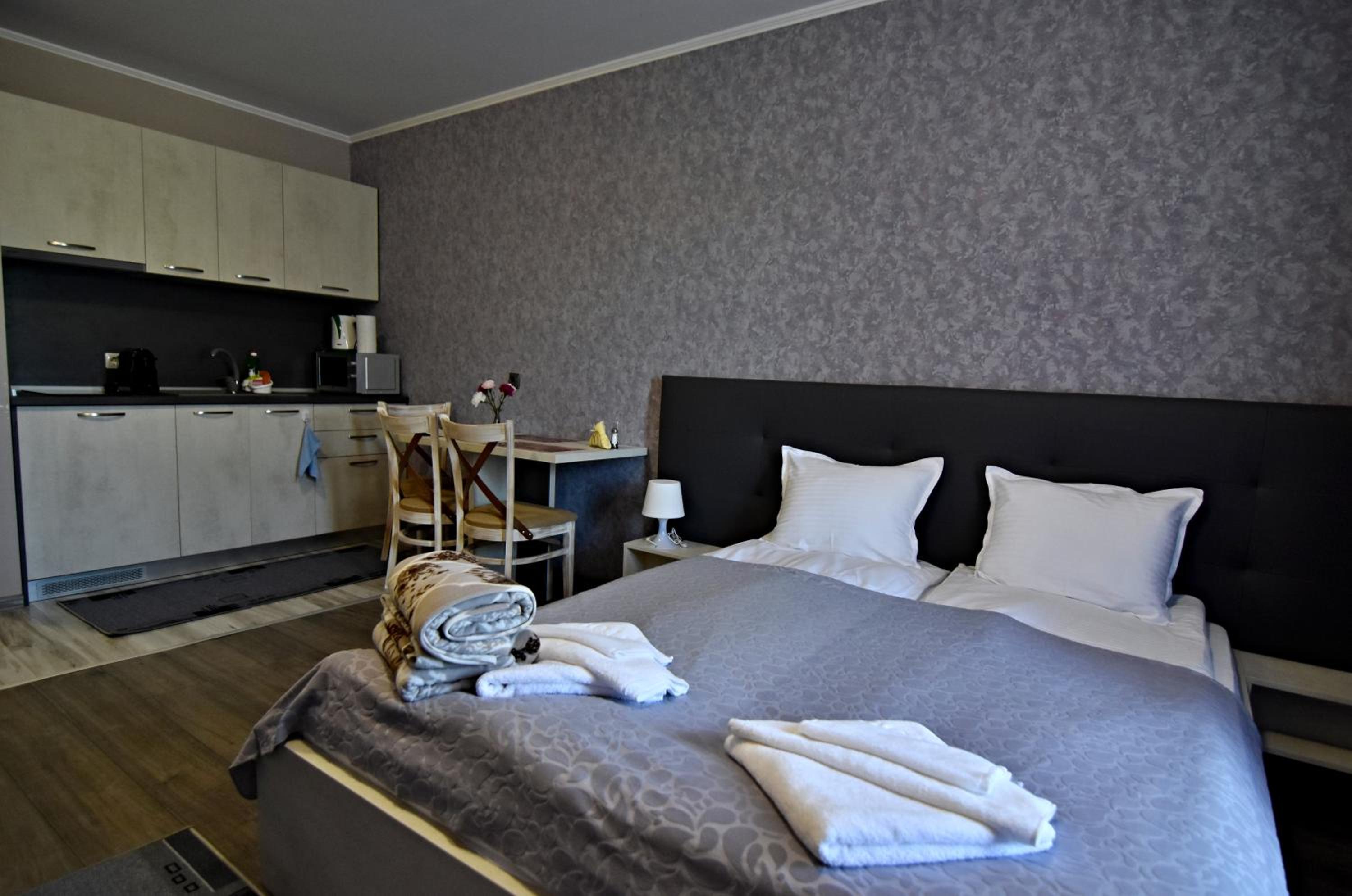 Studio Apartment photo 3