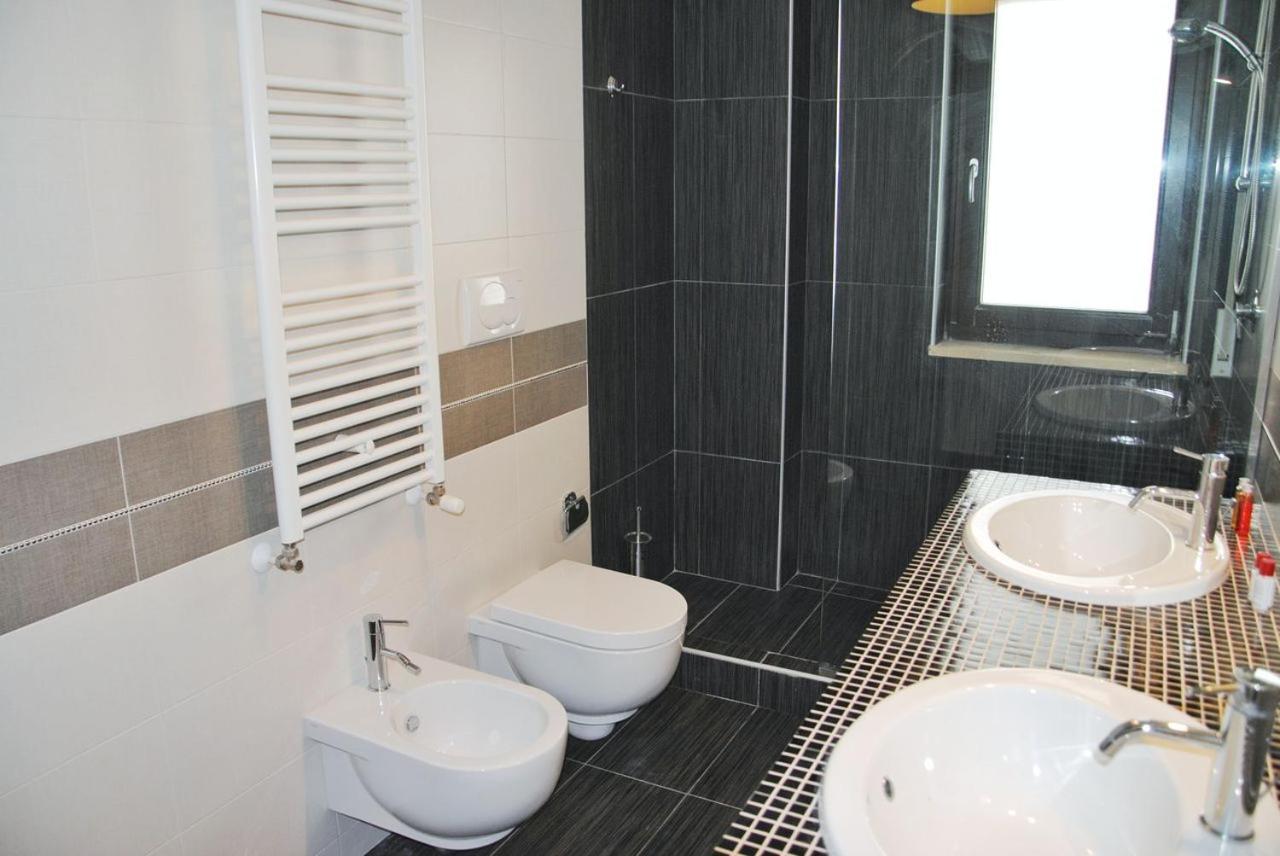 Triple Room with Bathroom photo 2