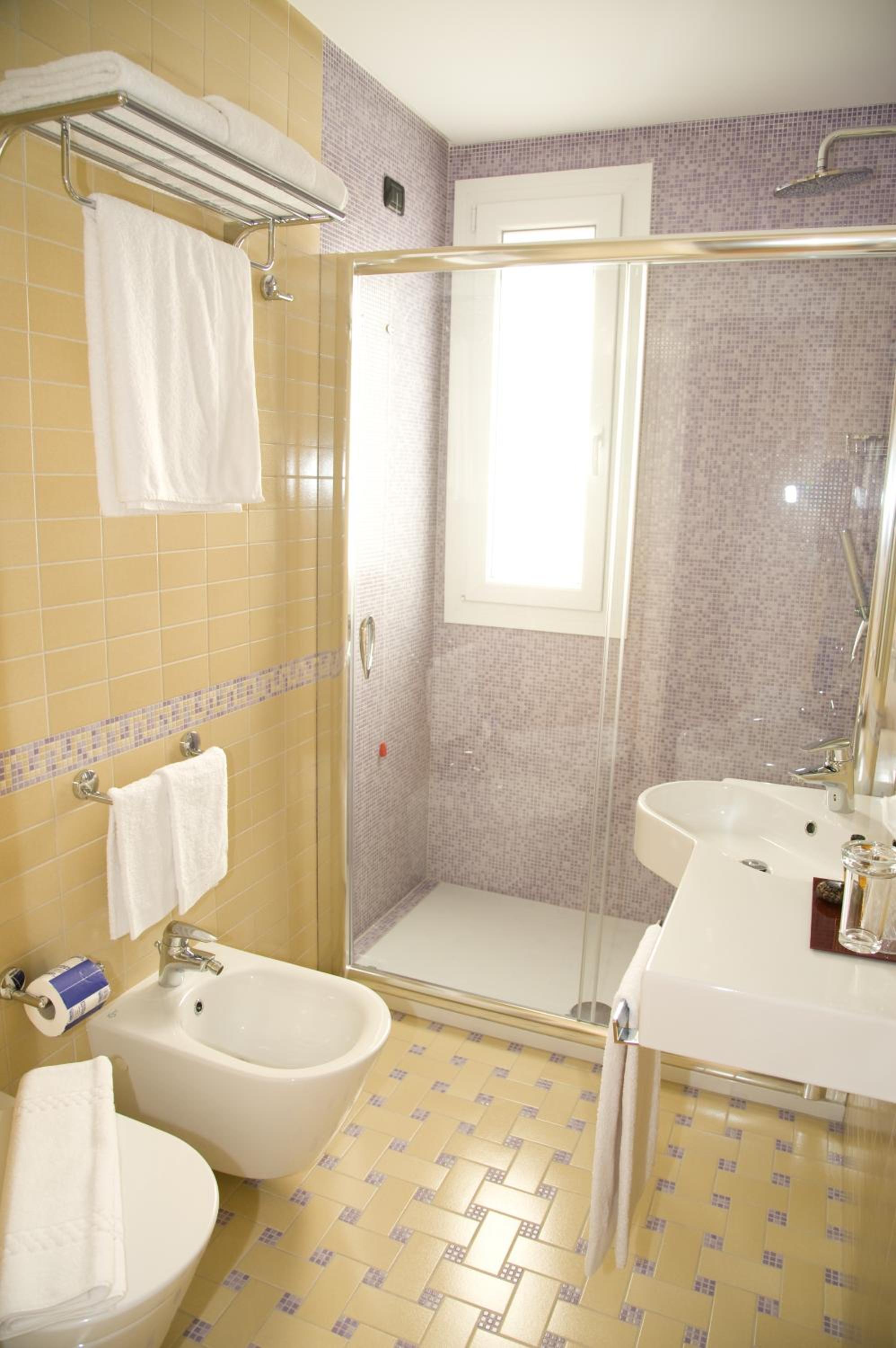 Two Connecting Rooms - Photo 2