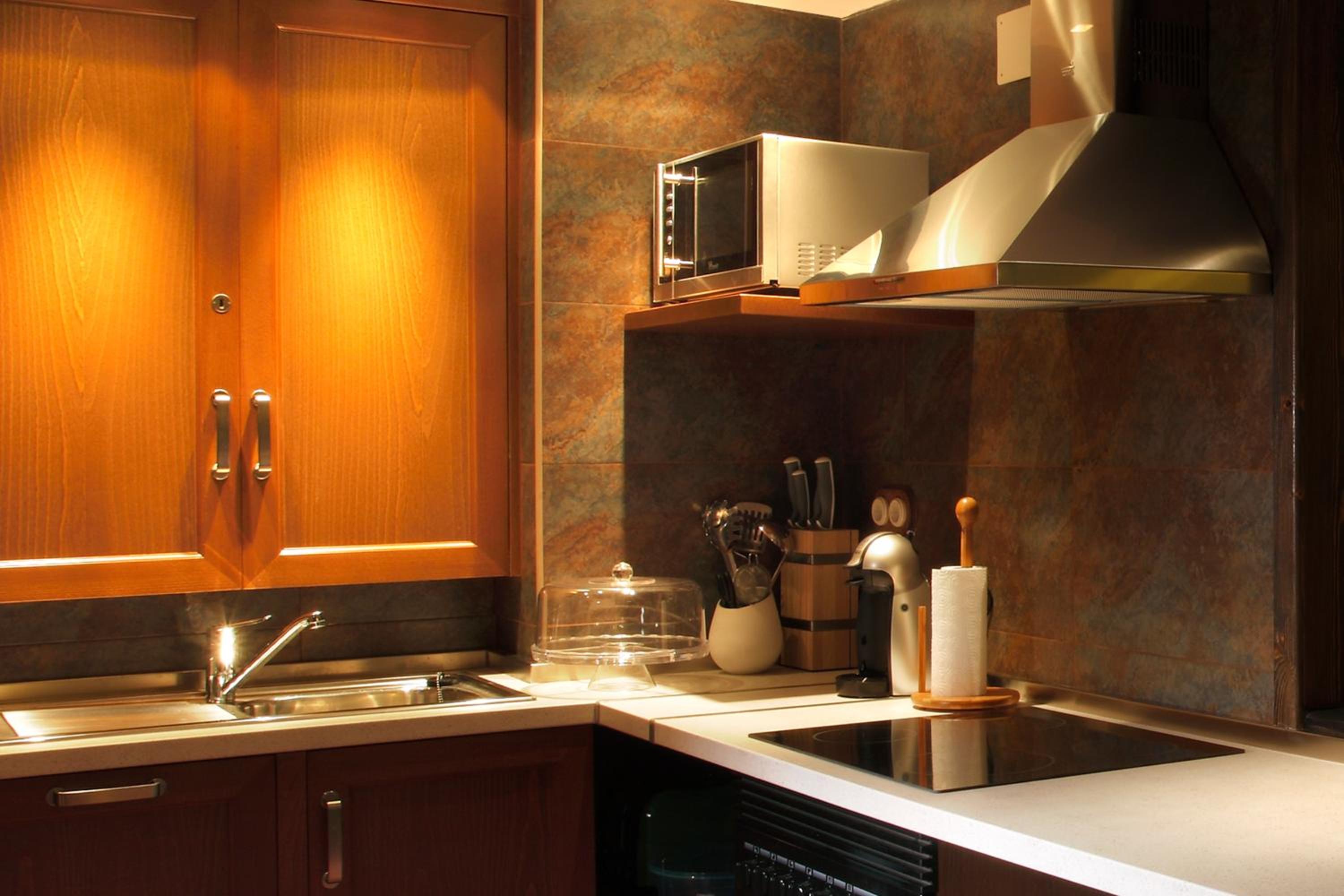 Four-Bedroom House - Photo 18