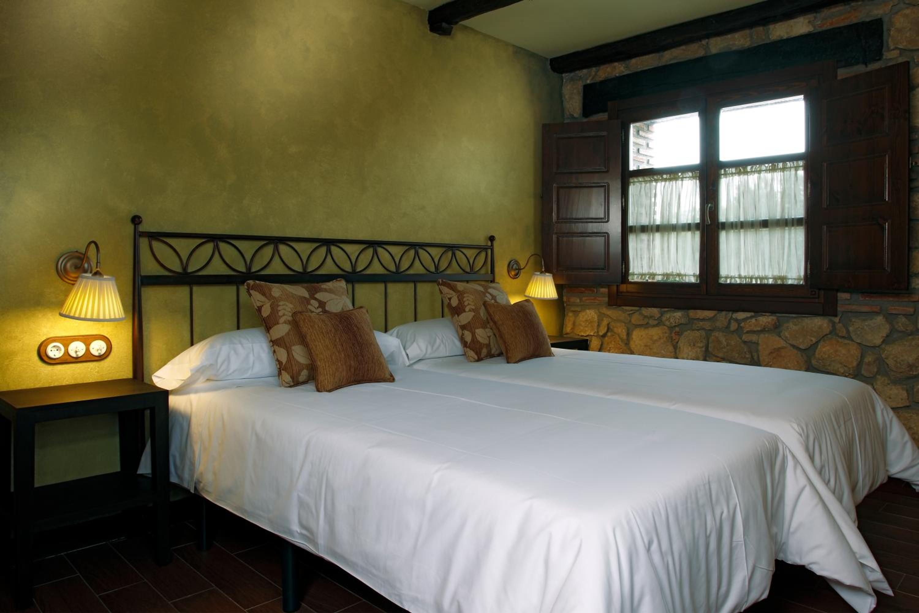 Four-Bedroom House - Photo 1