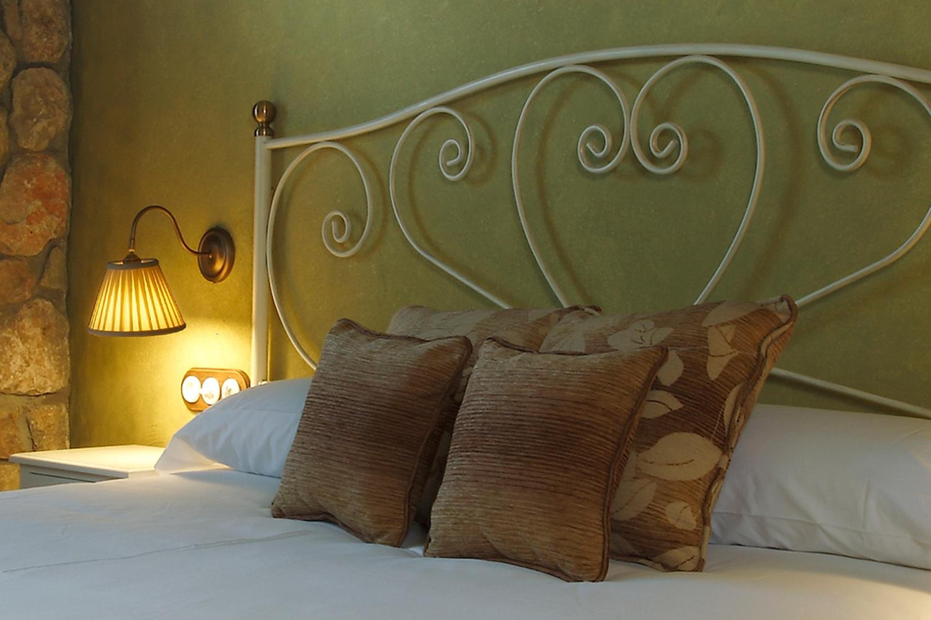 Four-Bedroom House - Photo 4