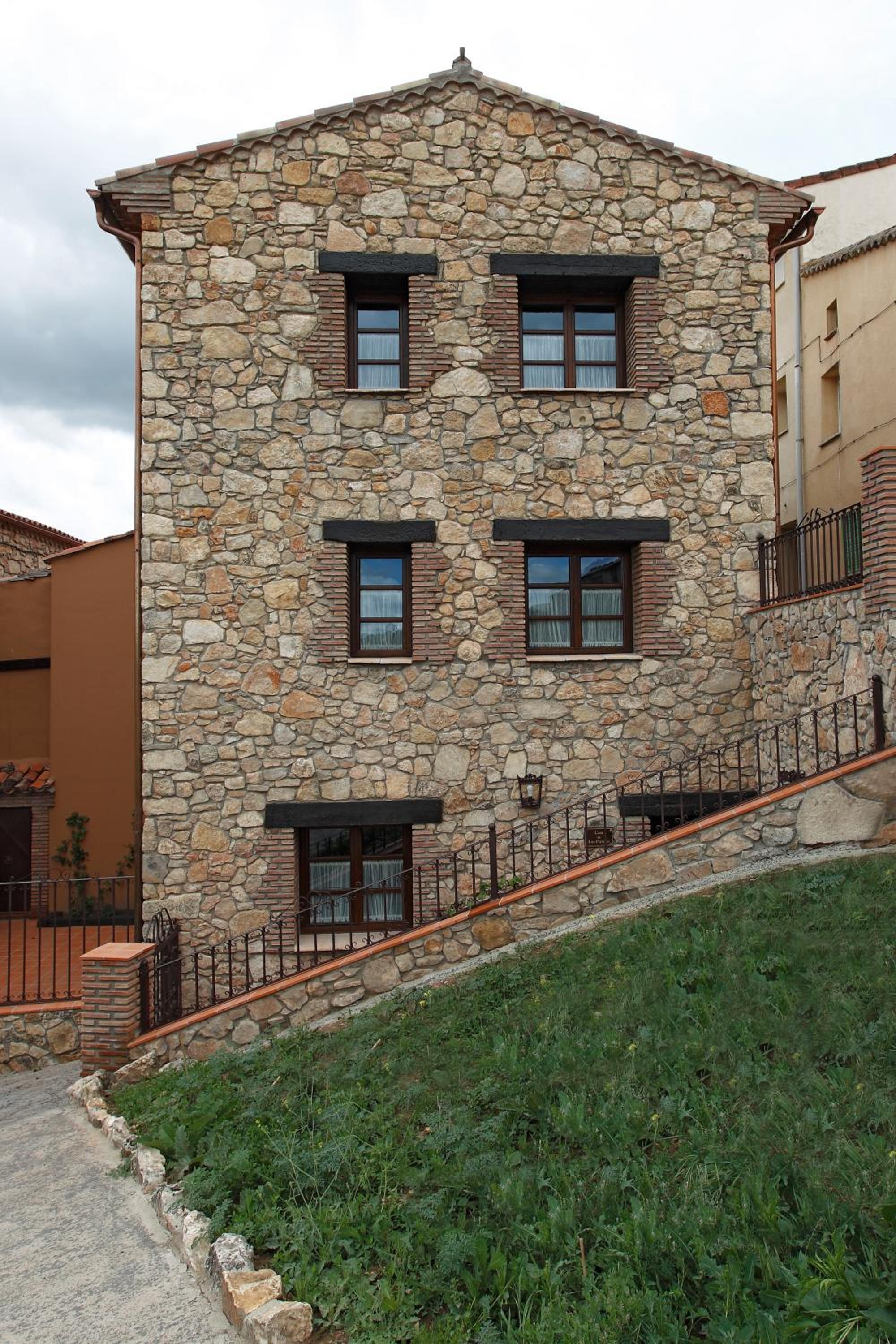 Four-Bedroom House - Photo 6