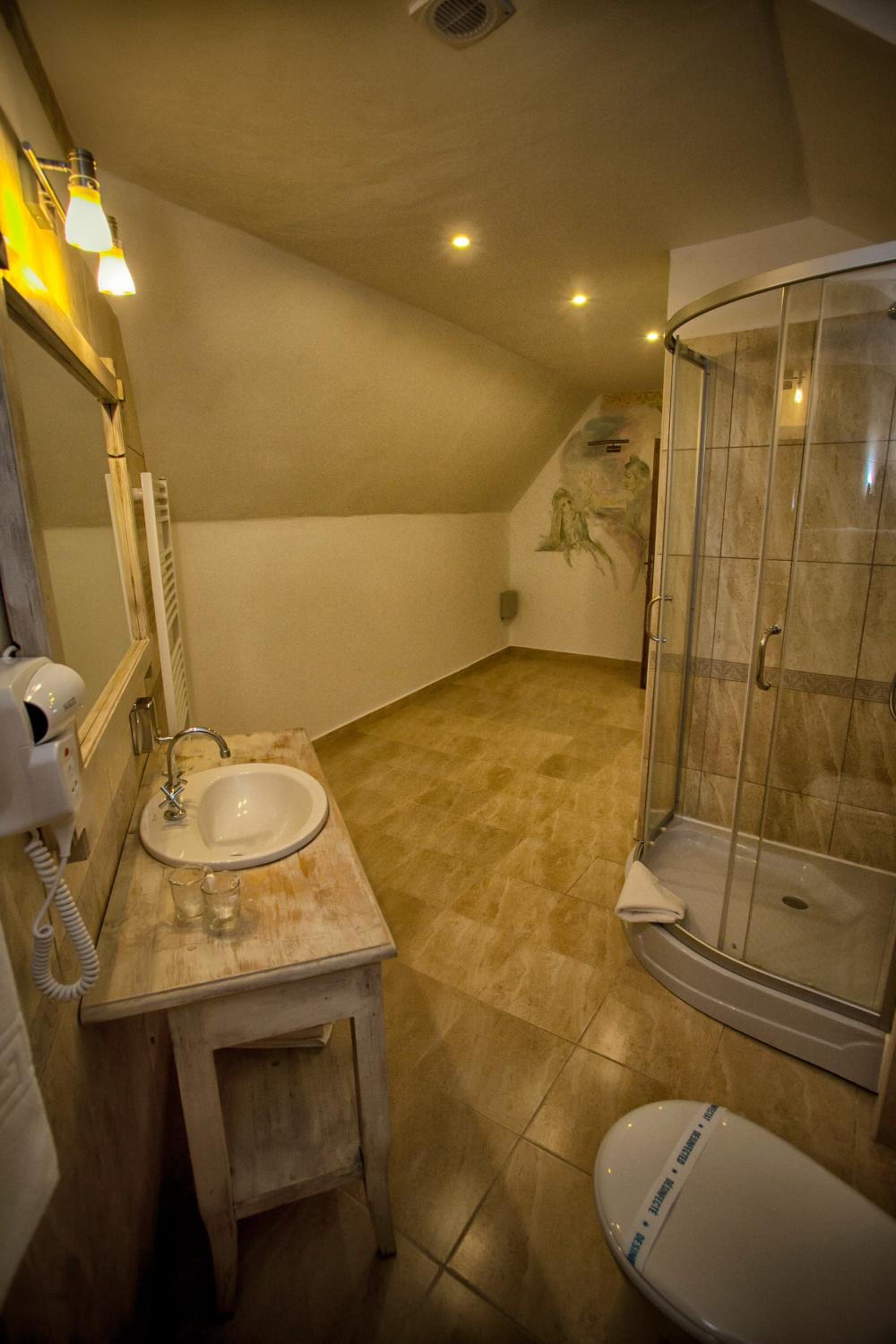 Premium Deluxe Suite - Photo 8