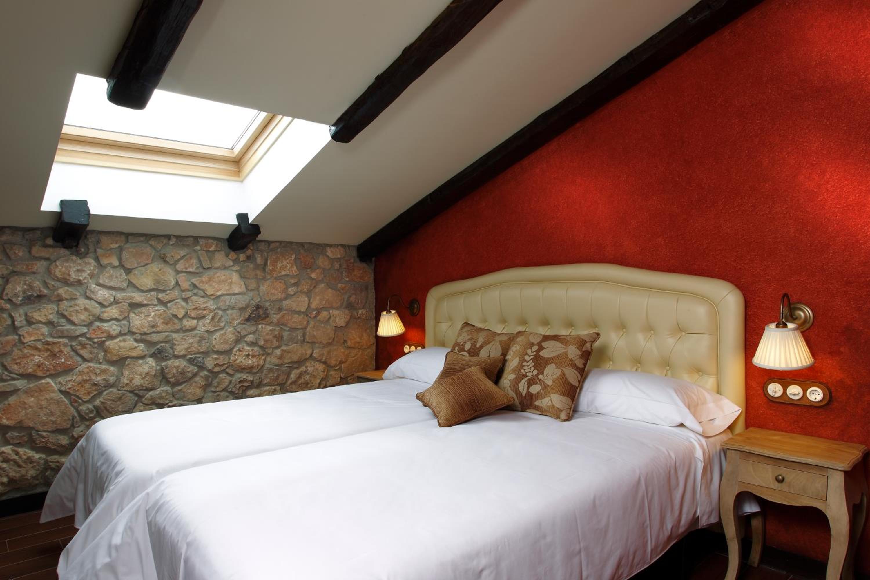 Four-Bedroom House - Photo 11
