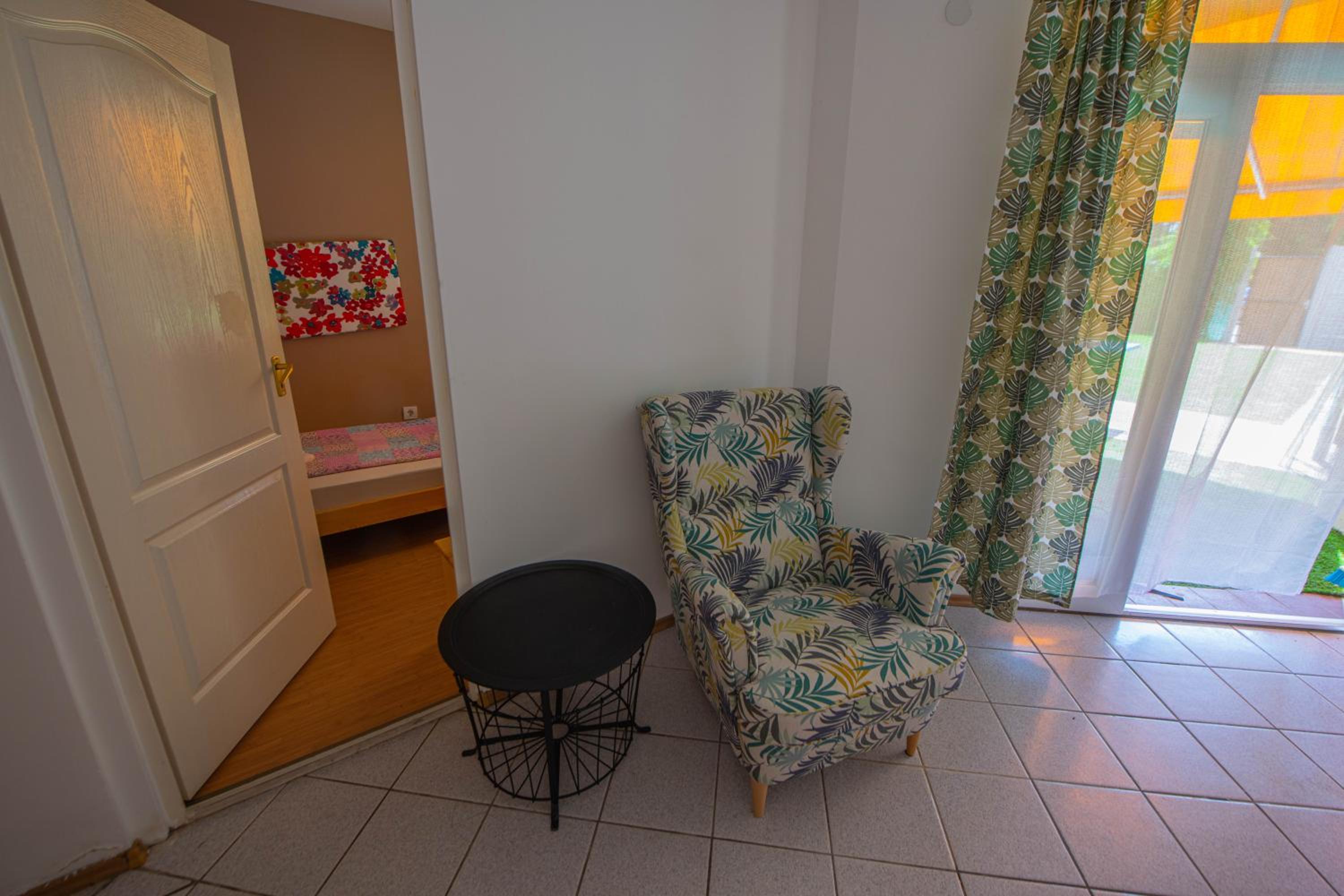 Standard Family Room photo 1