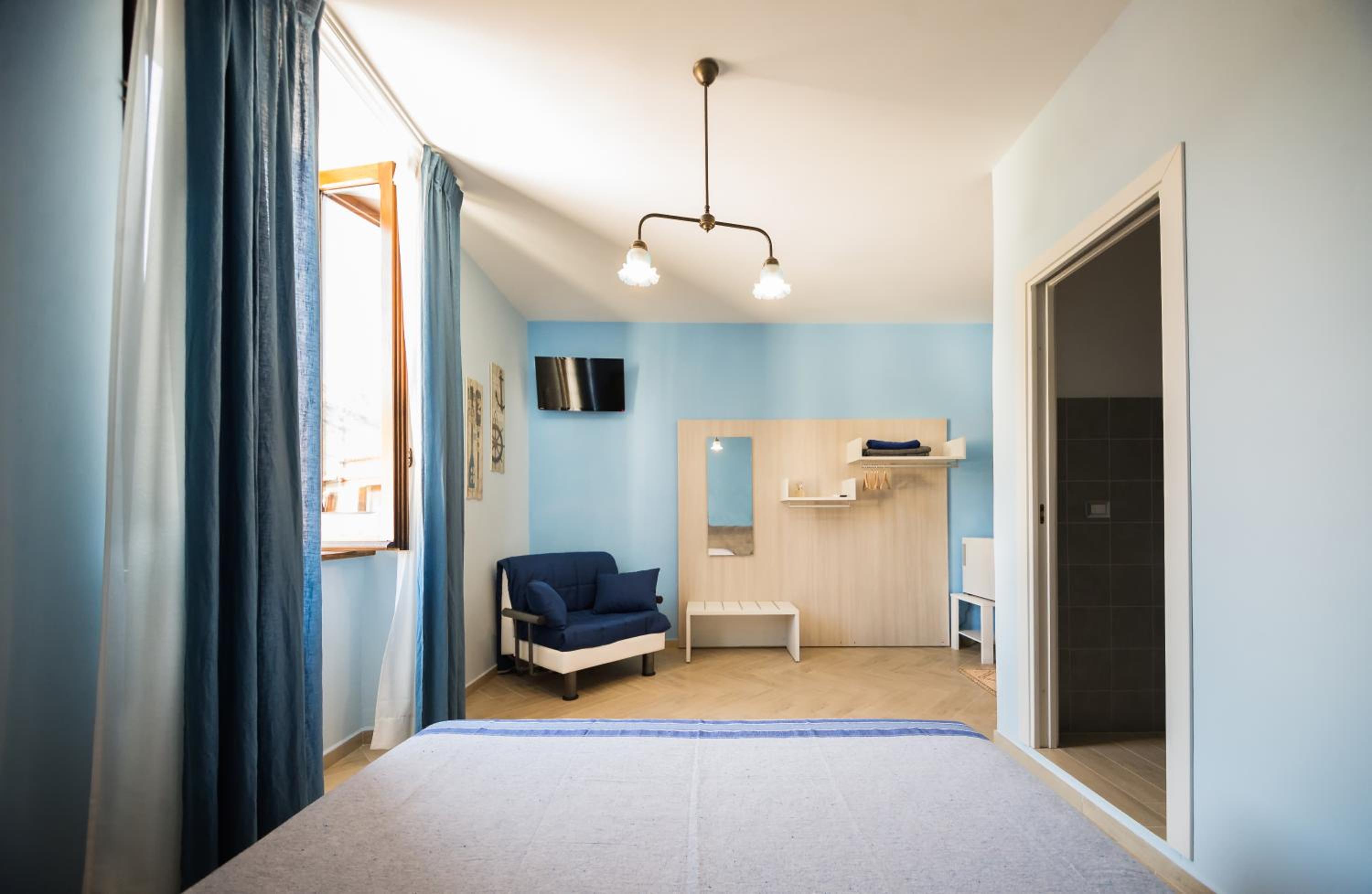 Double Room with Private Bathroom photo 2