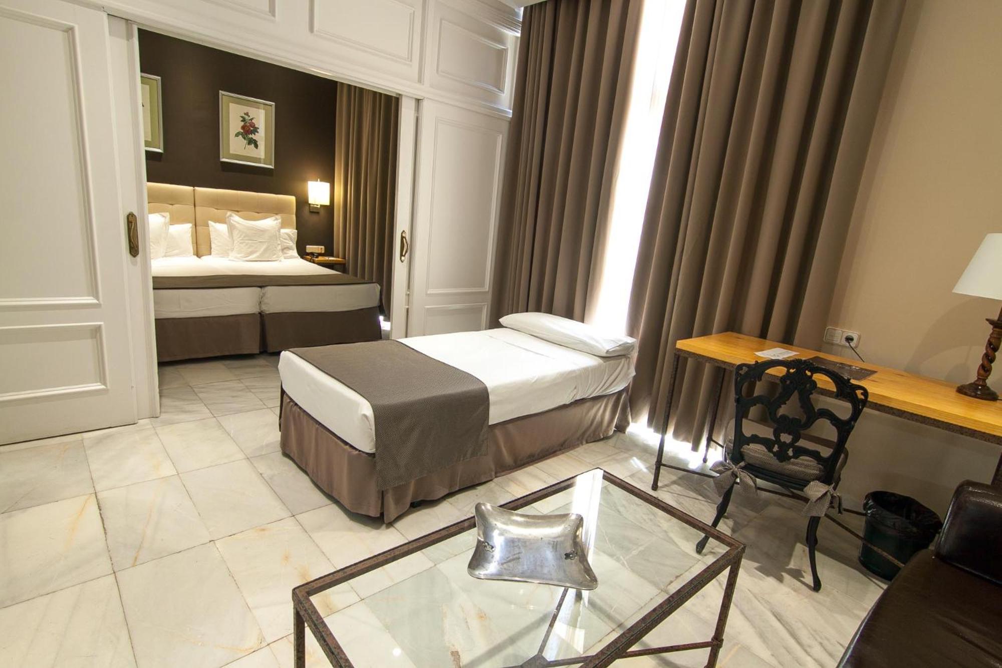 Junior Suite - Photo 1