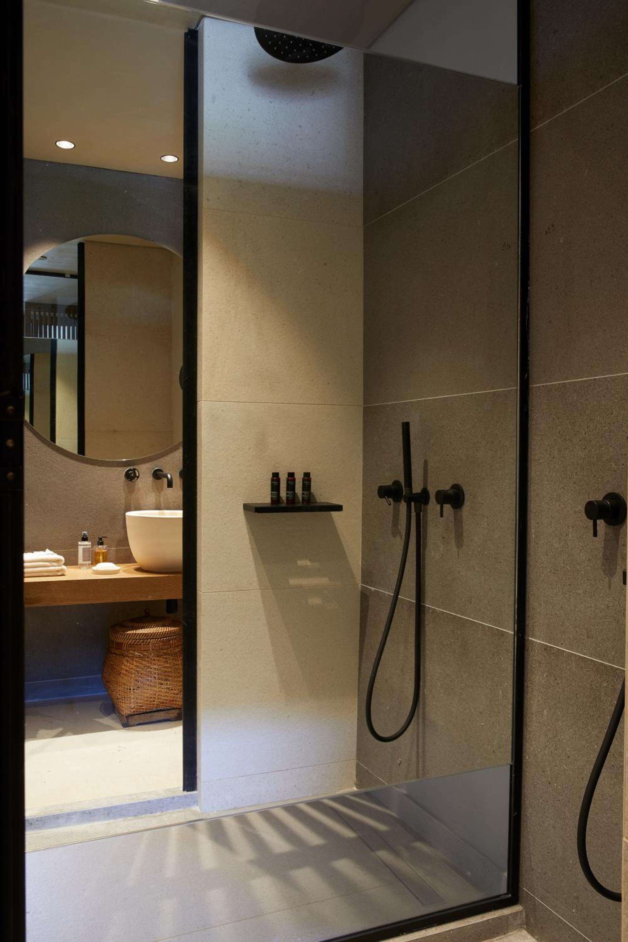 Superior Room with Sea View & Jacuzzi - Photo 5