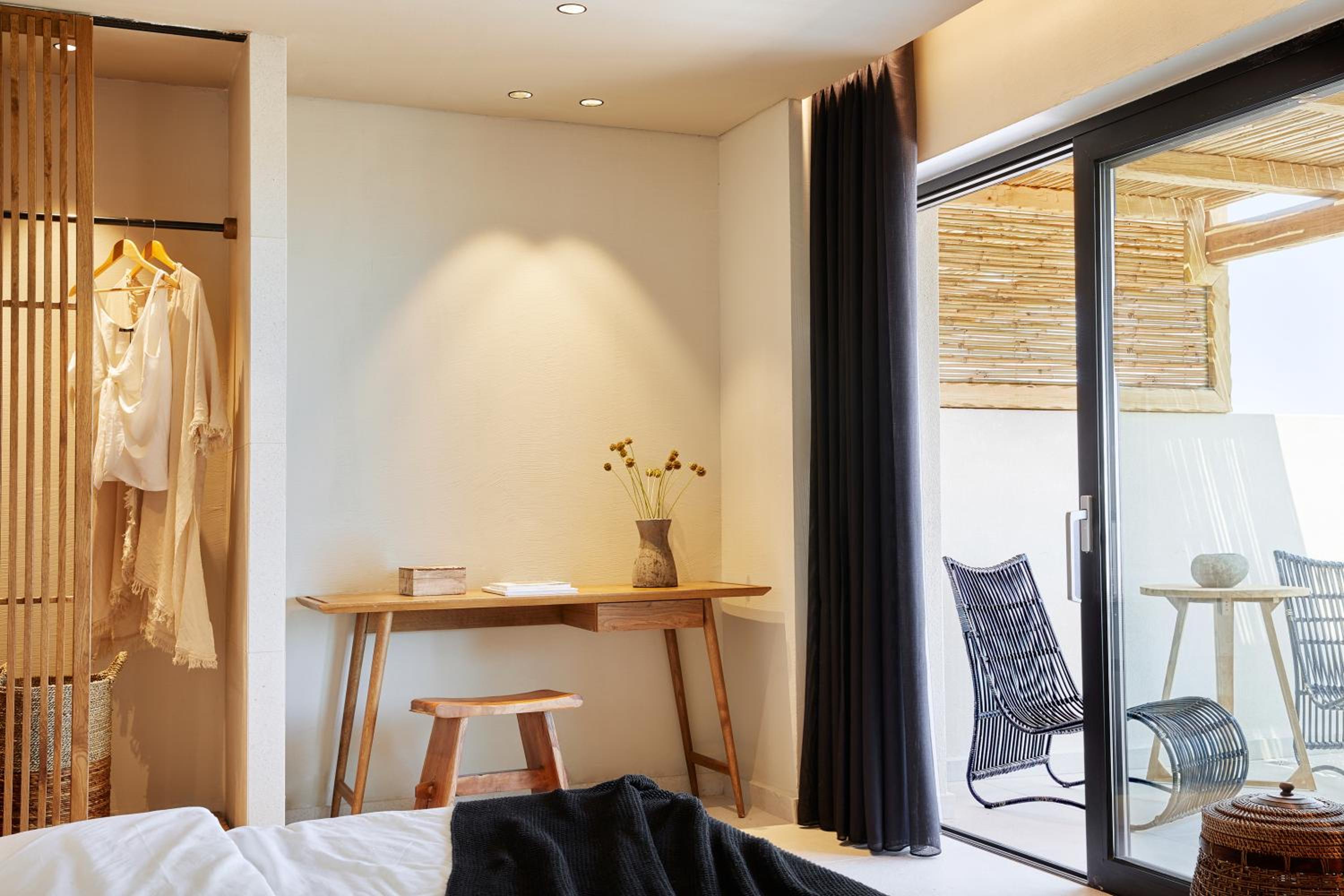 Superior Room with Sea View & Jacuzzi - Photo 1