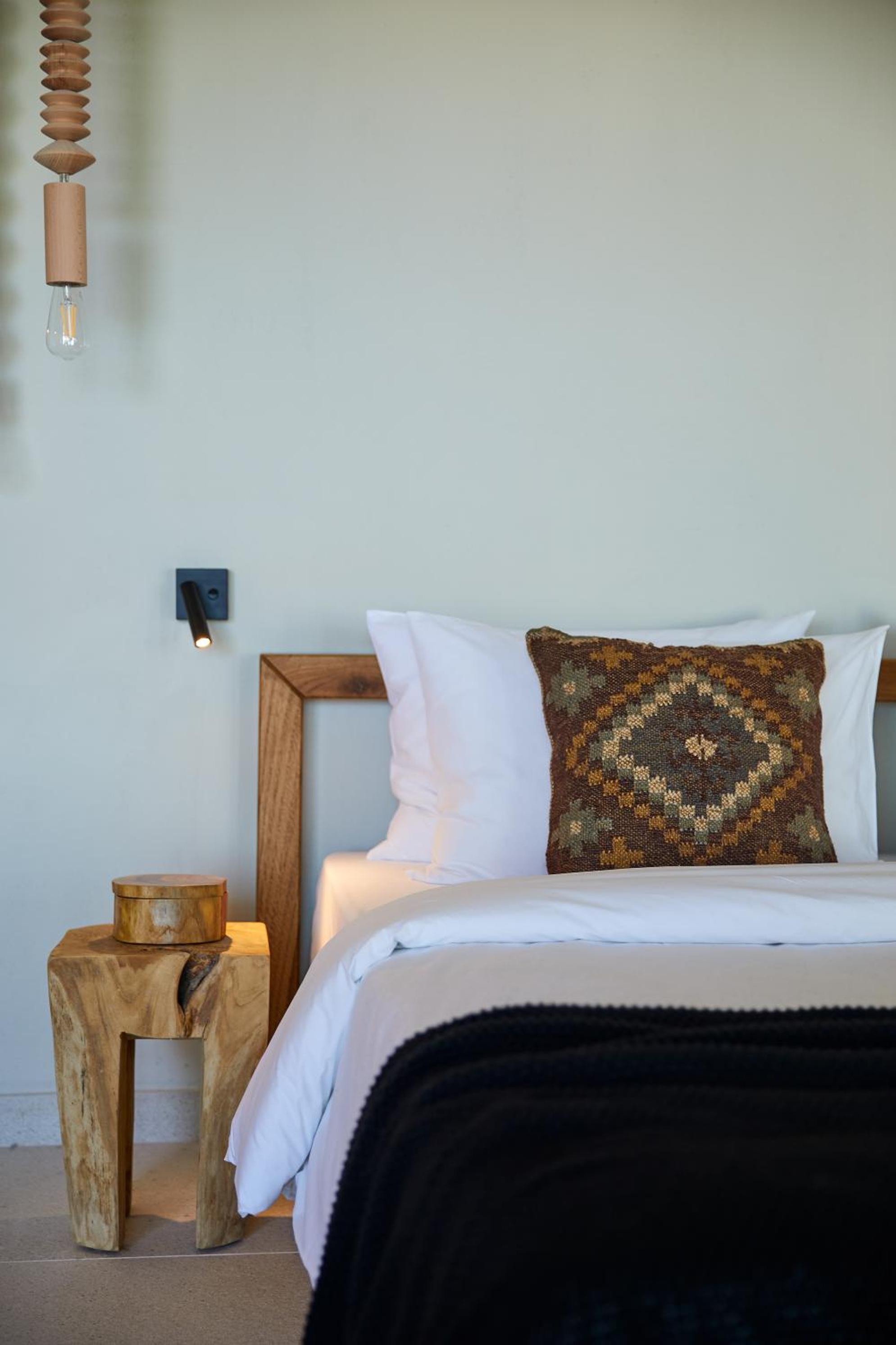 Superior Room with Sea View & Jacuzzi - Photo 8