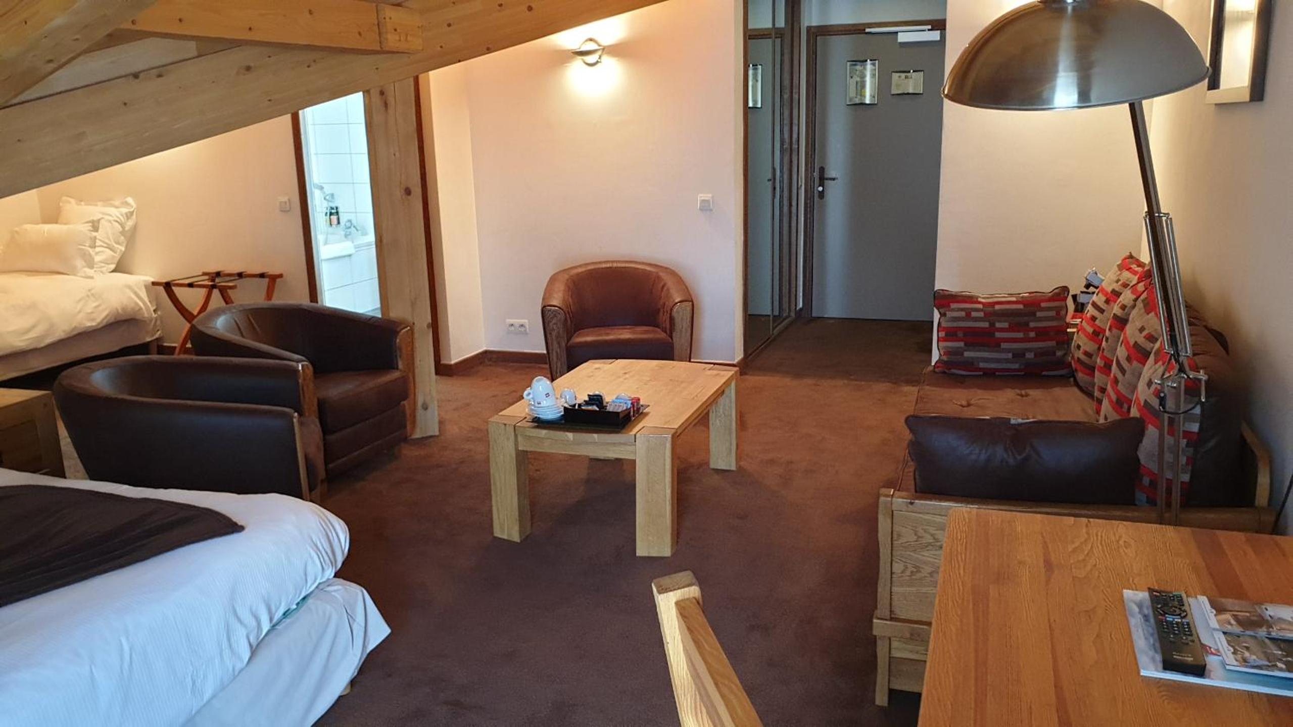 Suite - Photo 7