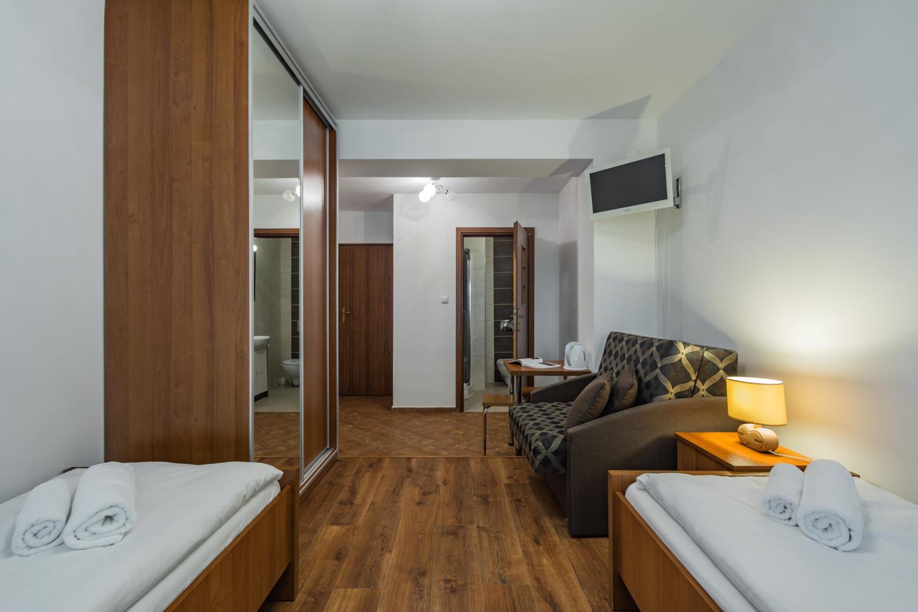 Twin Room - Photo 1