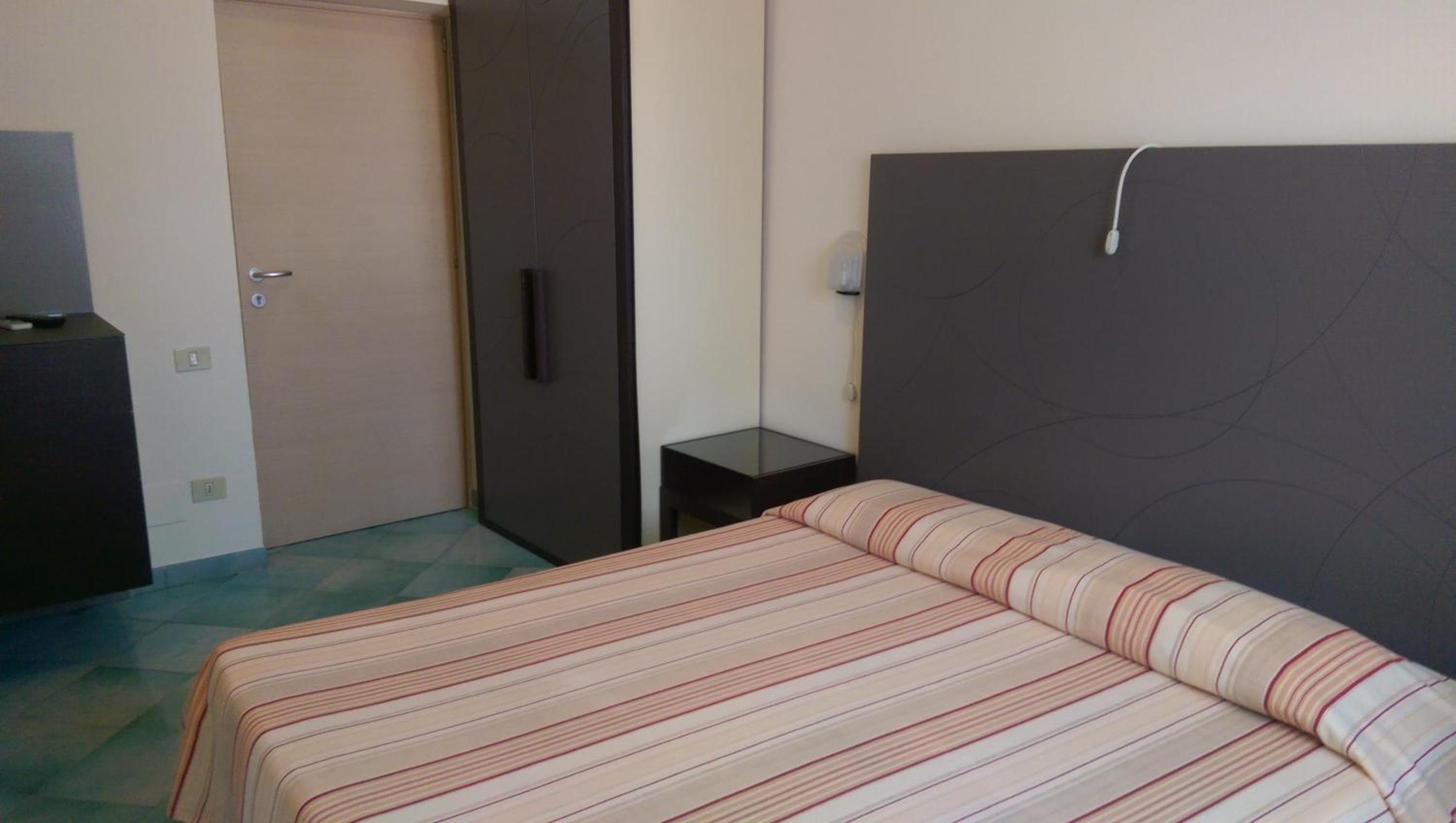 Double or Twin Room photo 2