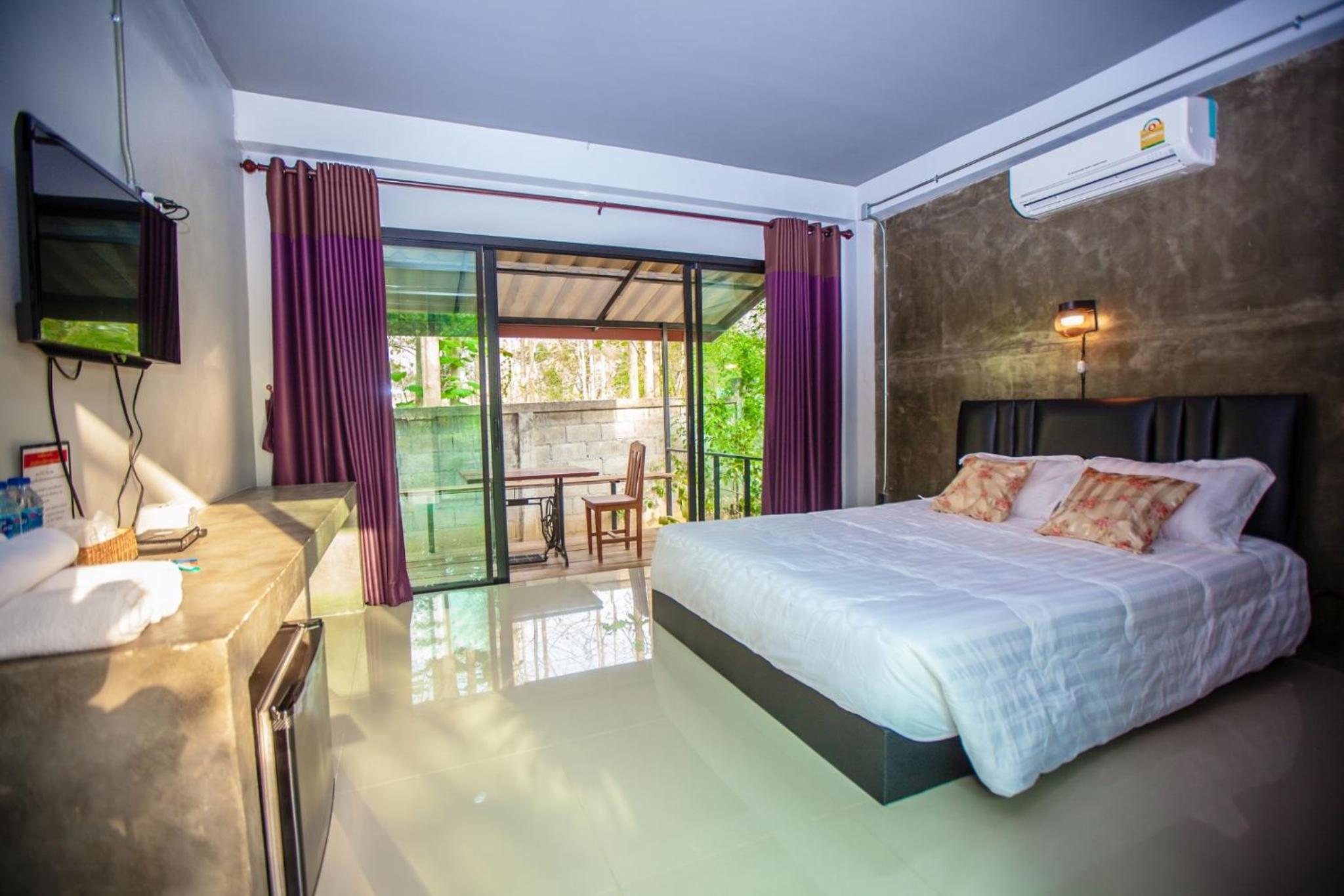 Queen Room with Balcony