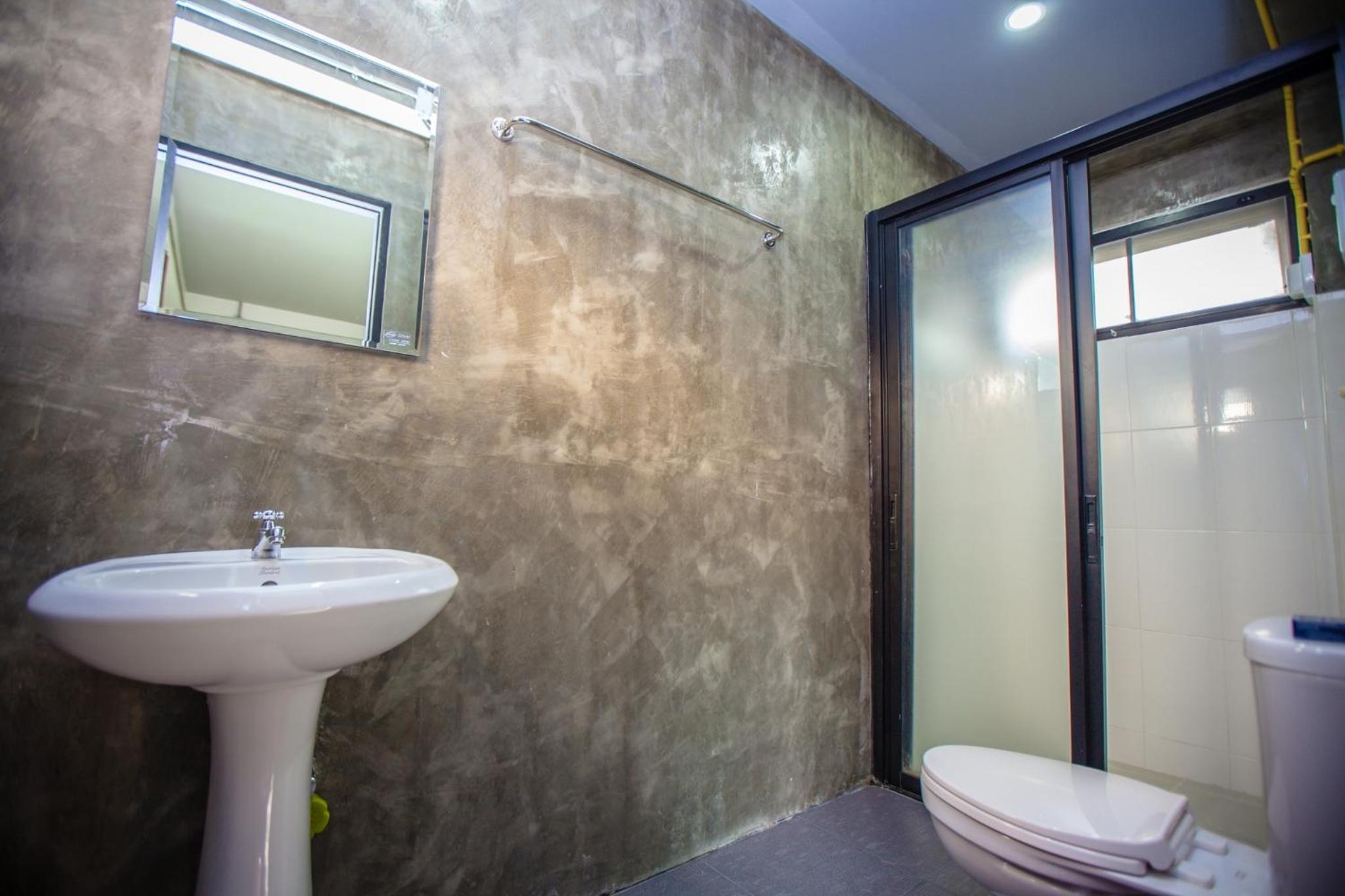 Twin Room with Balcony - Photo 3