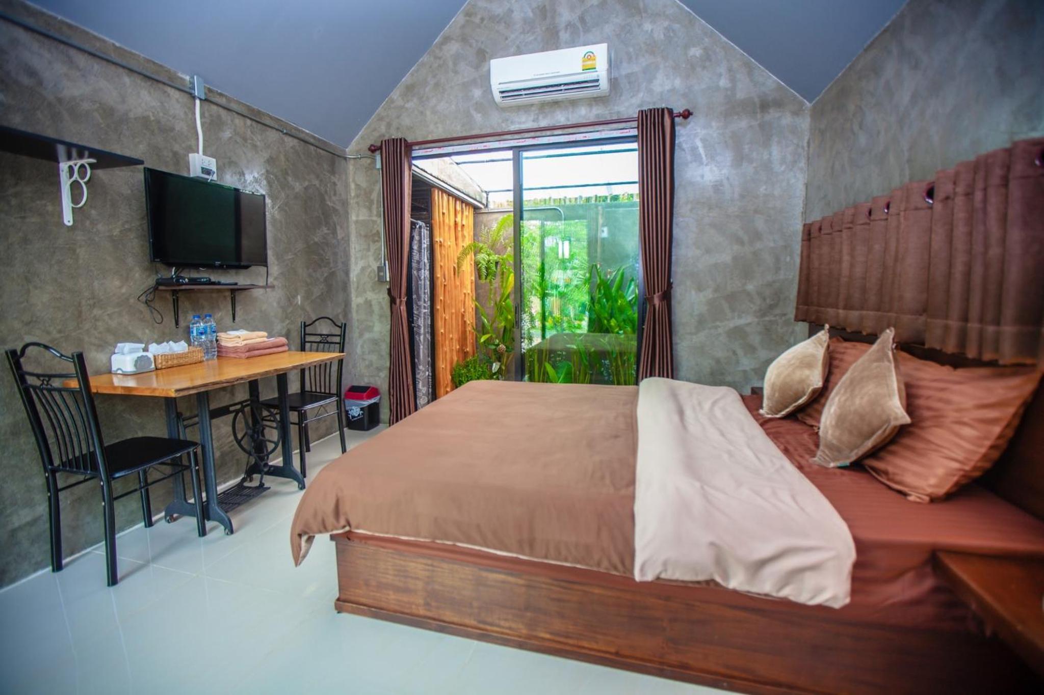 Deluxe Room - Photo 4