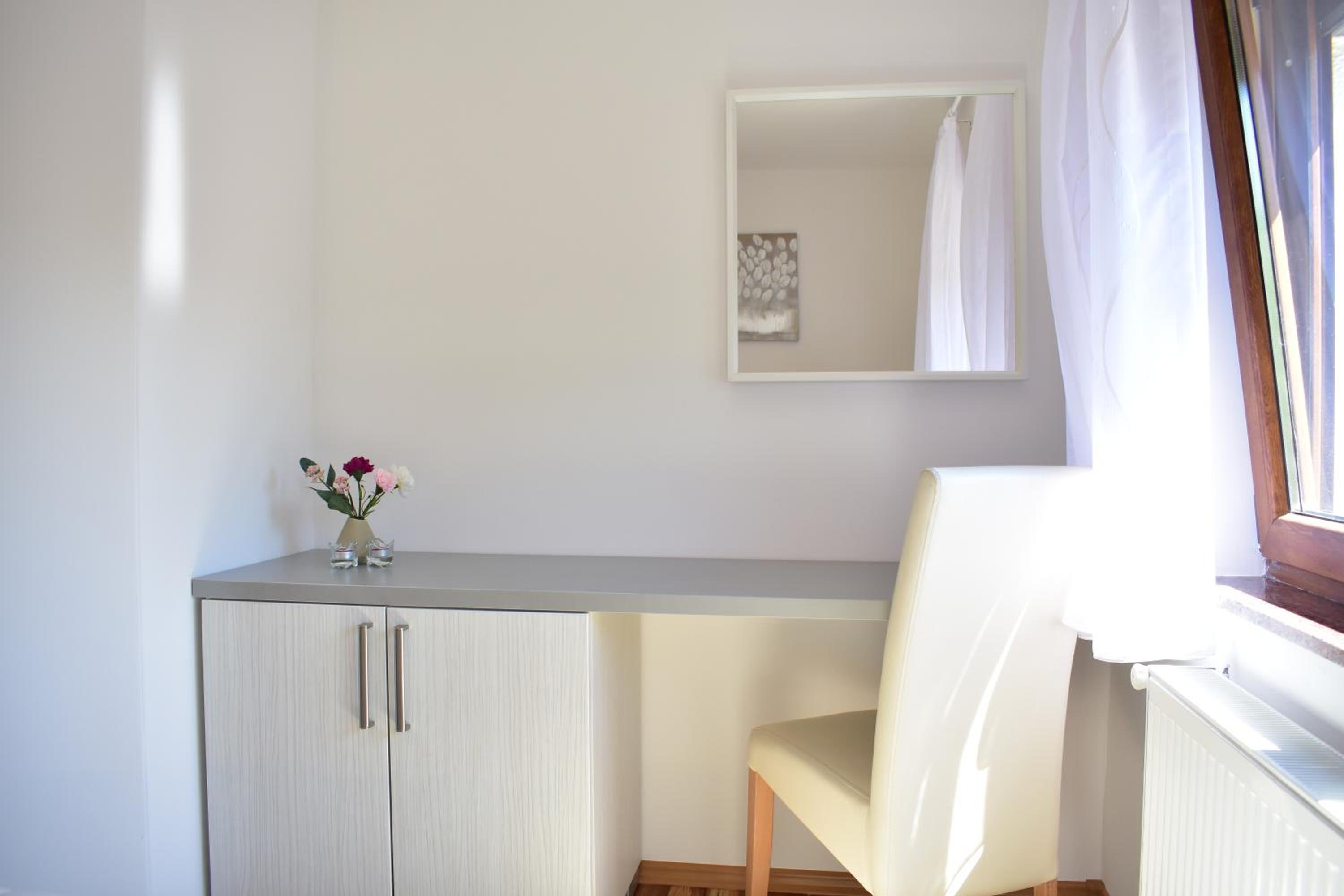 Apartment with Balcony - Photo 2