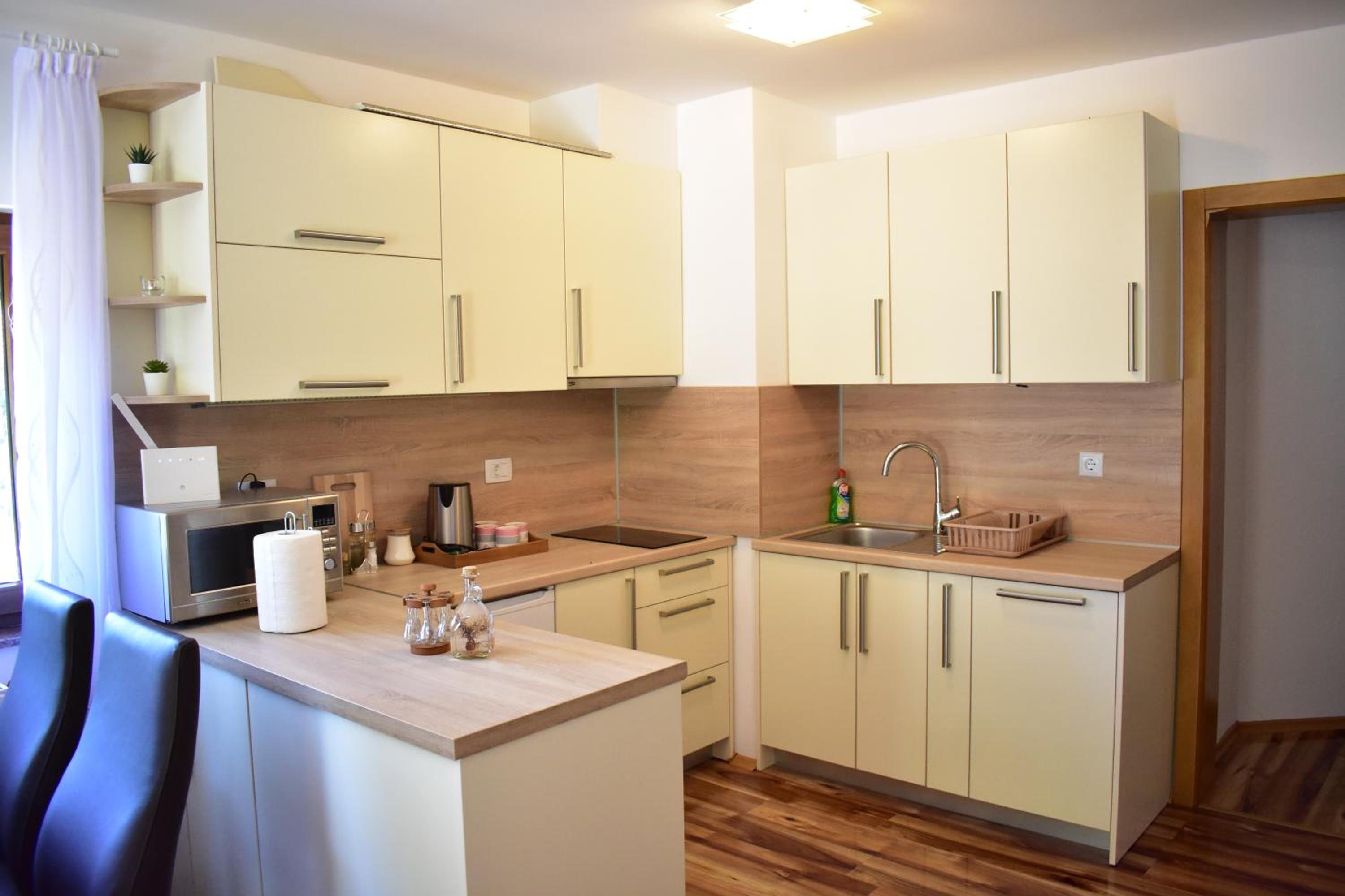 Apartment with Balcony - Photo 8