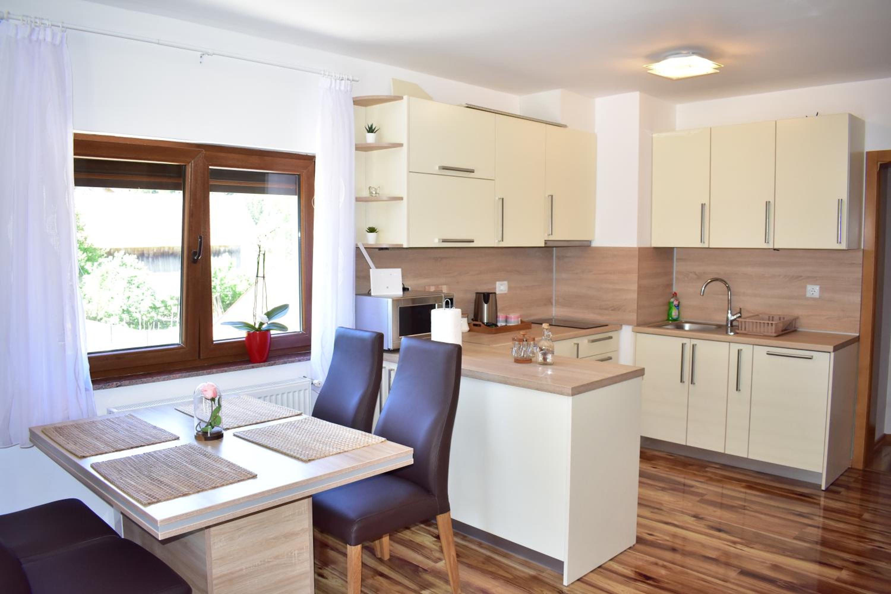 Apartment with Balcony - Photo 10