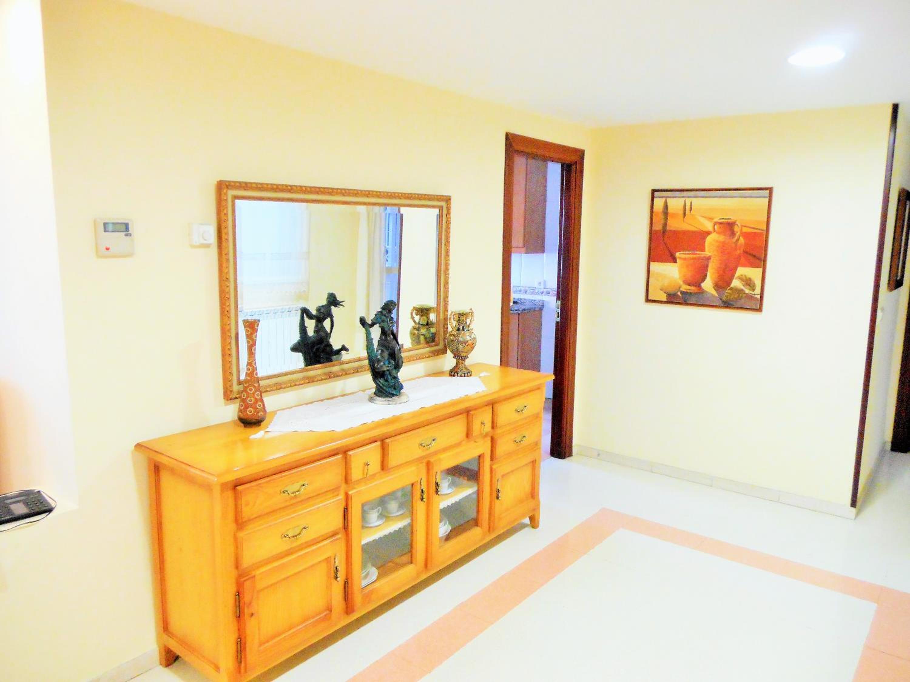 Family Room with Private Bathroom - Photo 6