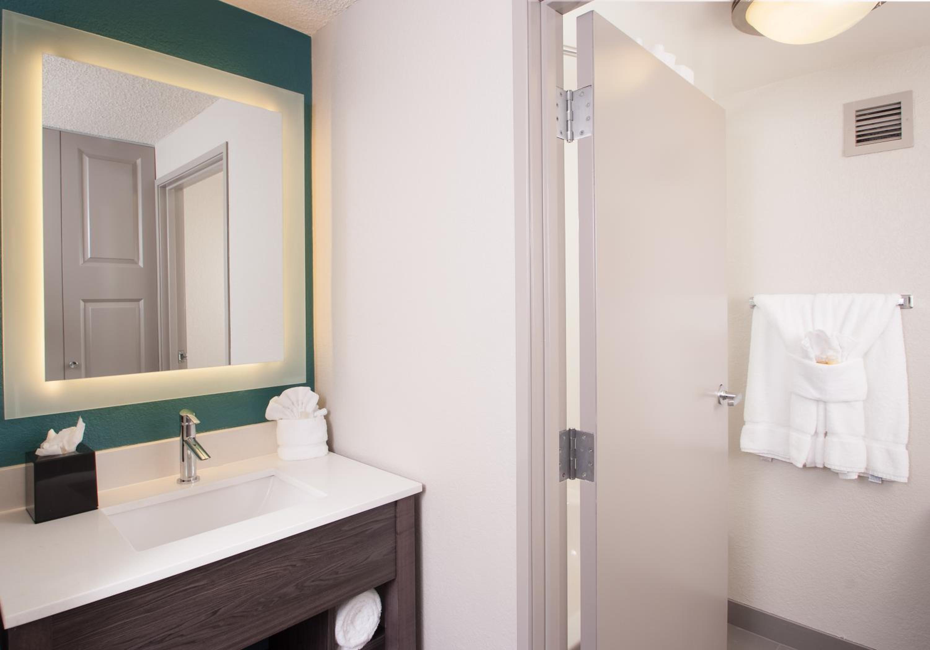 Executive King Room - Non-Smoking photo 3