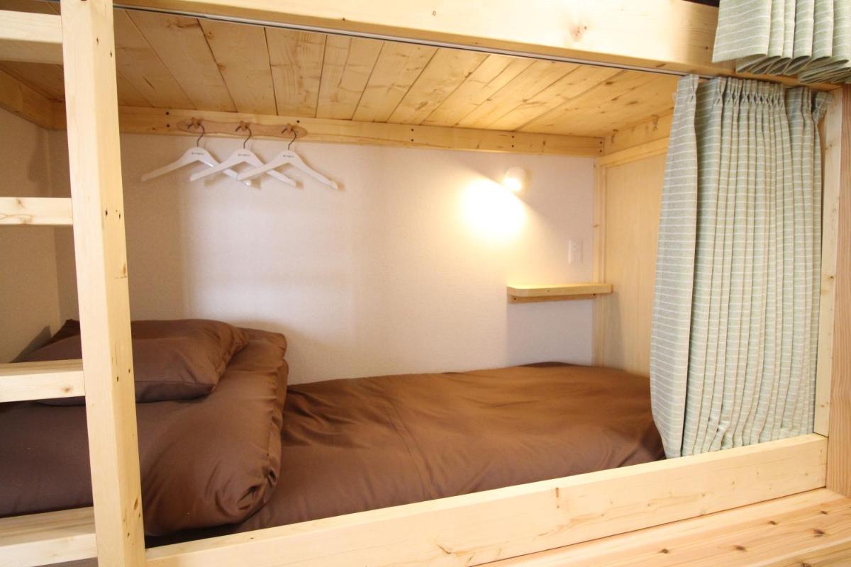 Bunk Bed in Male Dormitory Room with Shared Bathroom photo 3