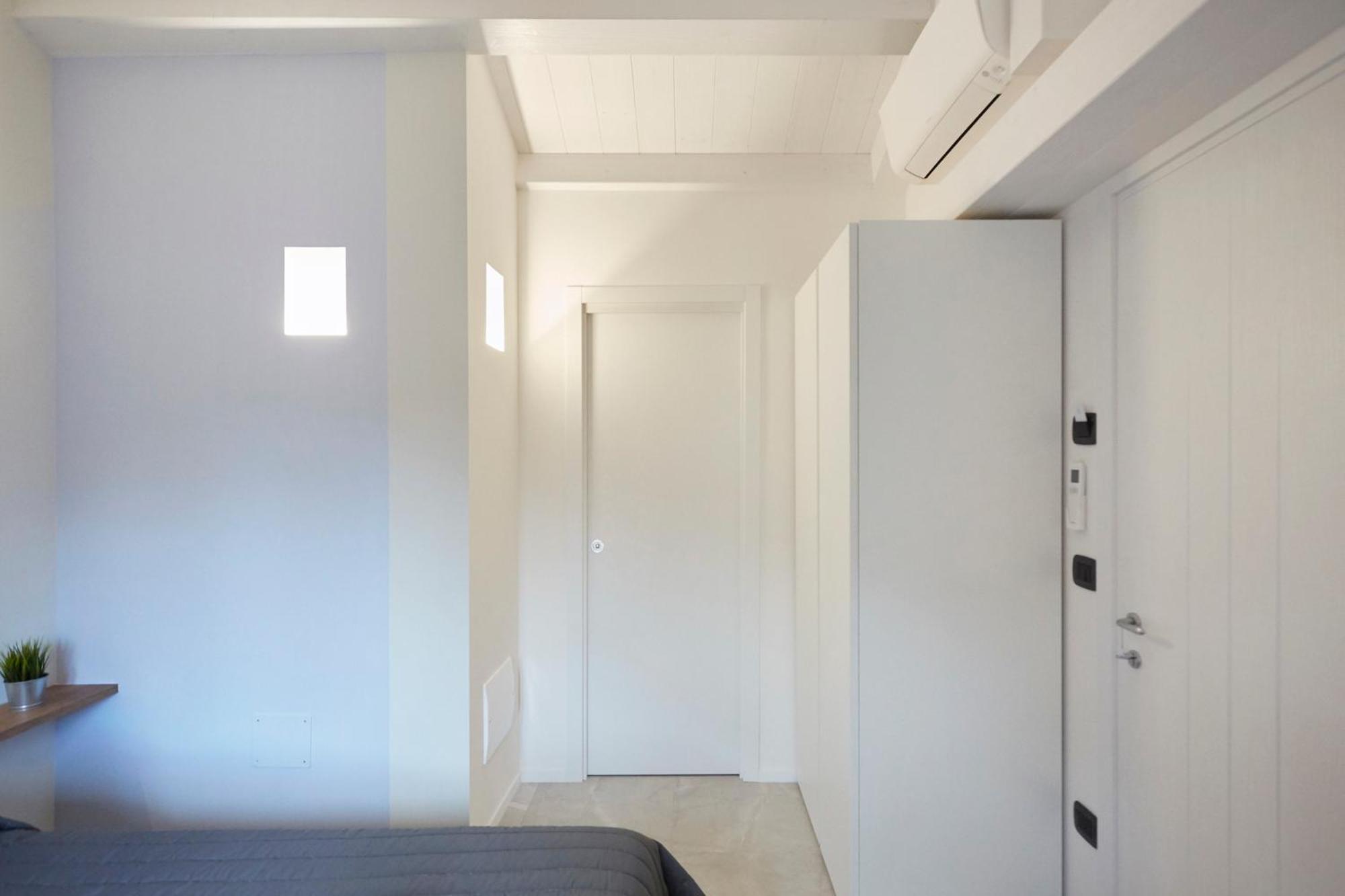Deluxe Double Room with Balcony photo 3