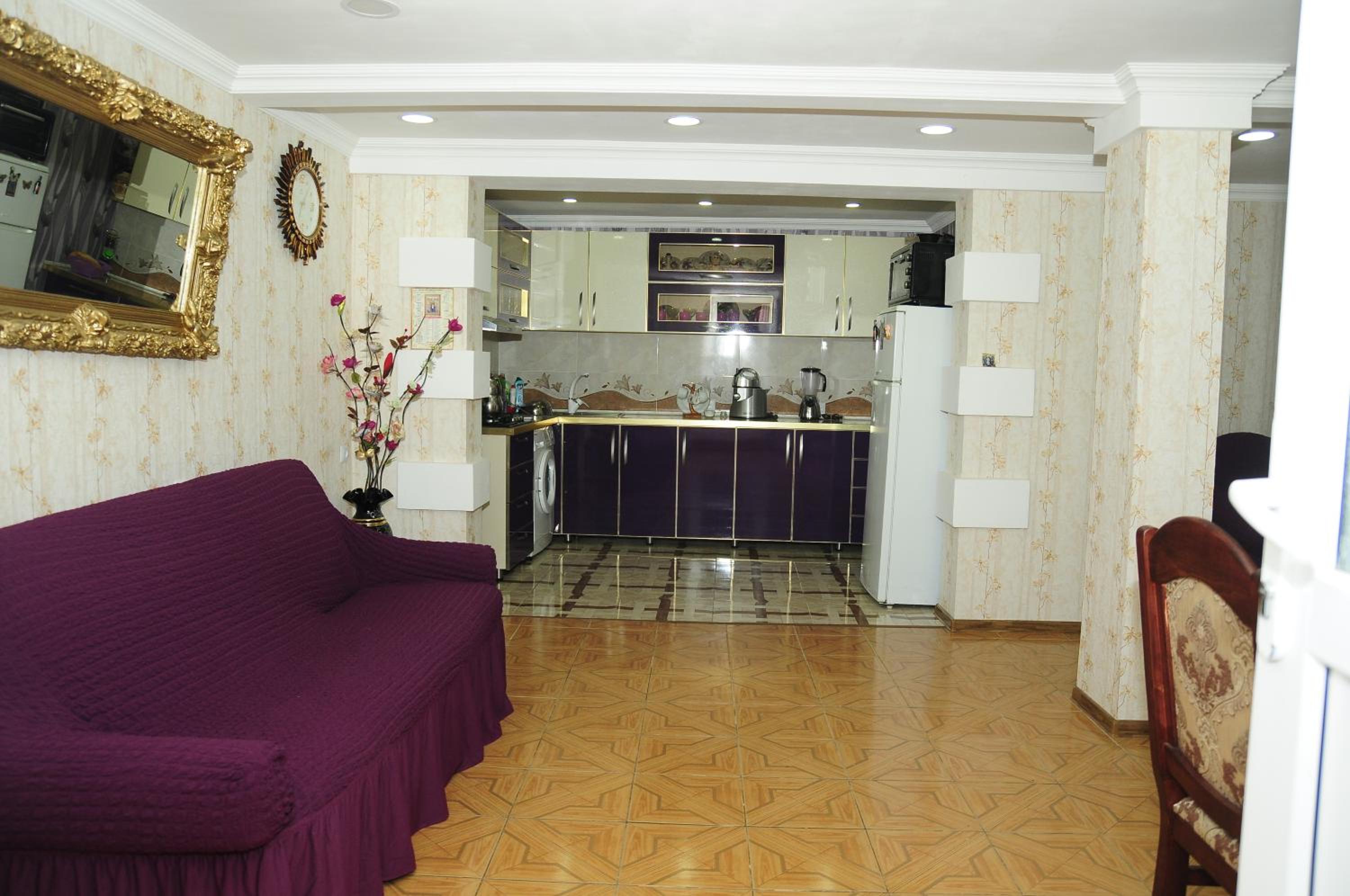 Apartment with Shower photo 2