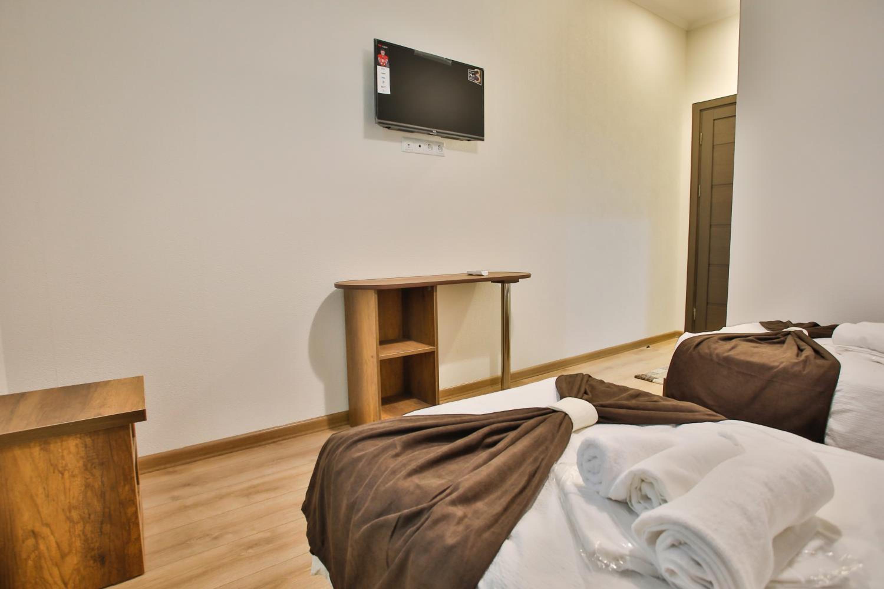 Twin Room with Mountain View - Photo 2