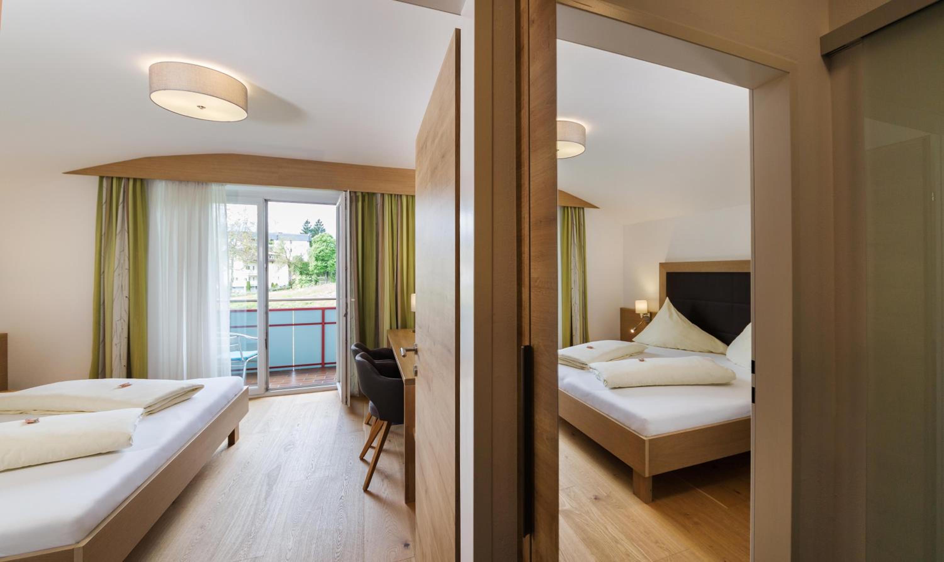 Double Room with Balcony - Photo 1