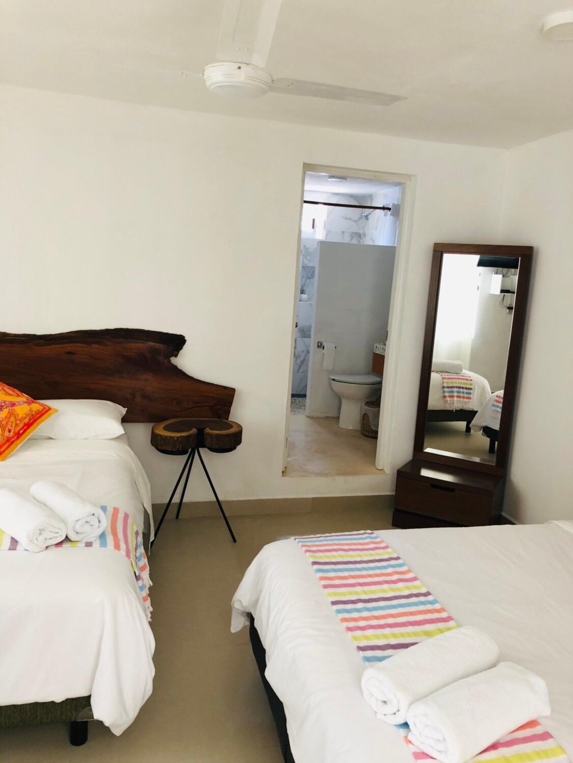 Double Room with Two Double Beds - Photo 9